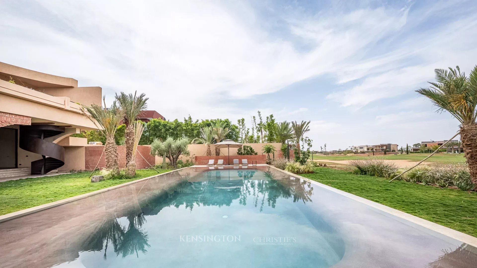 5 Bedroom Villa/Townhouse's Image 3