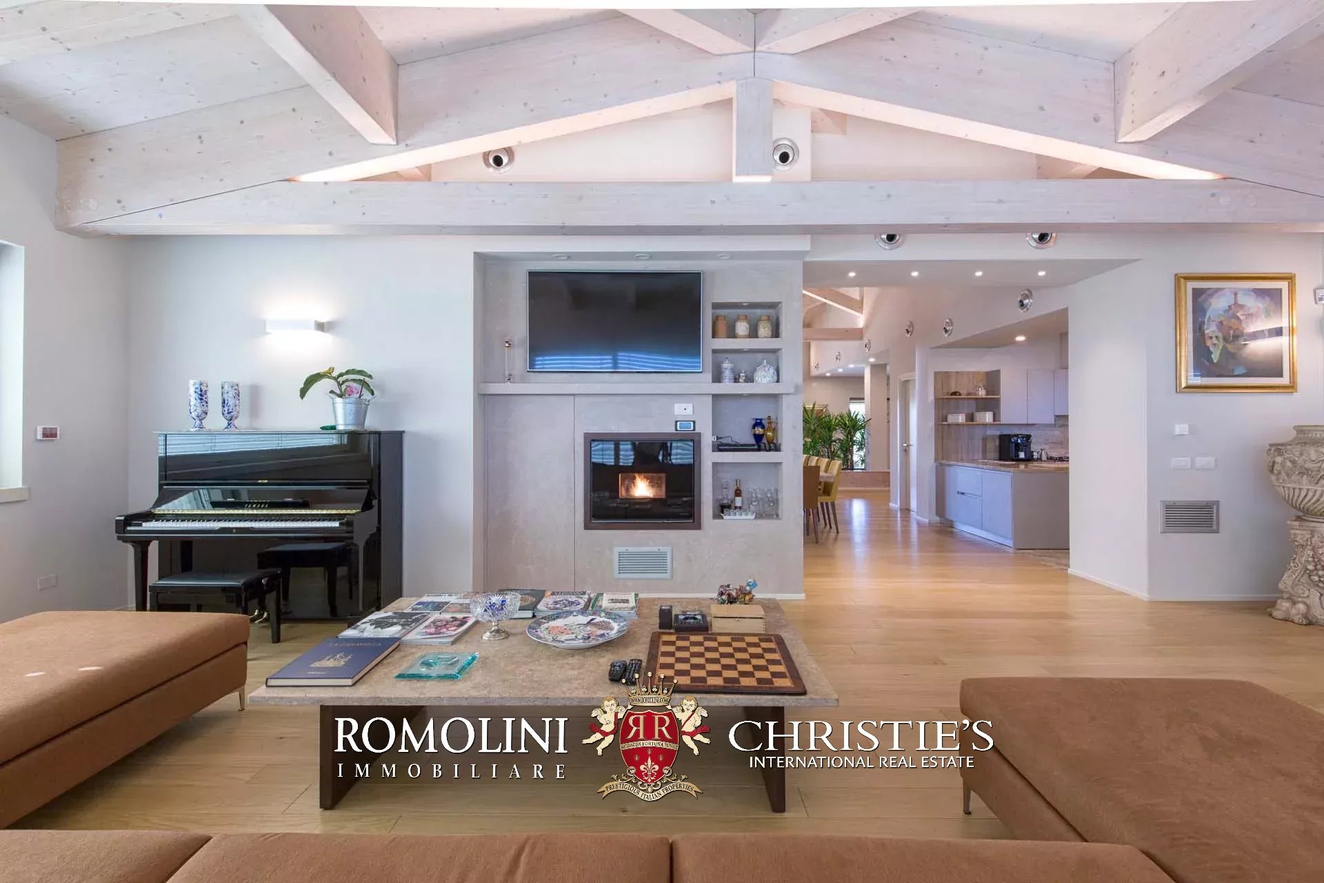 7 Bedroom Villa/Townhouse's Image 35