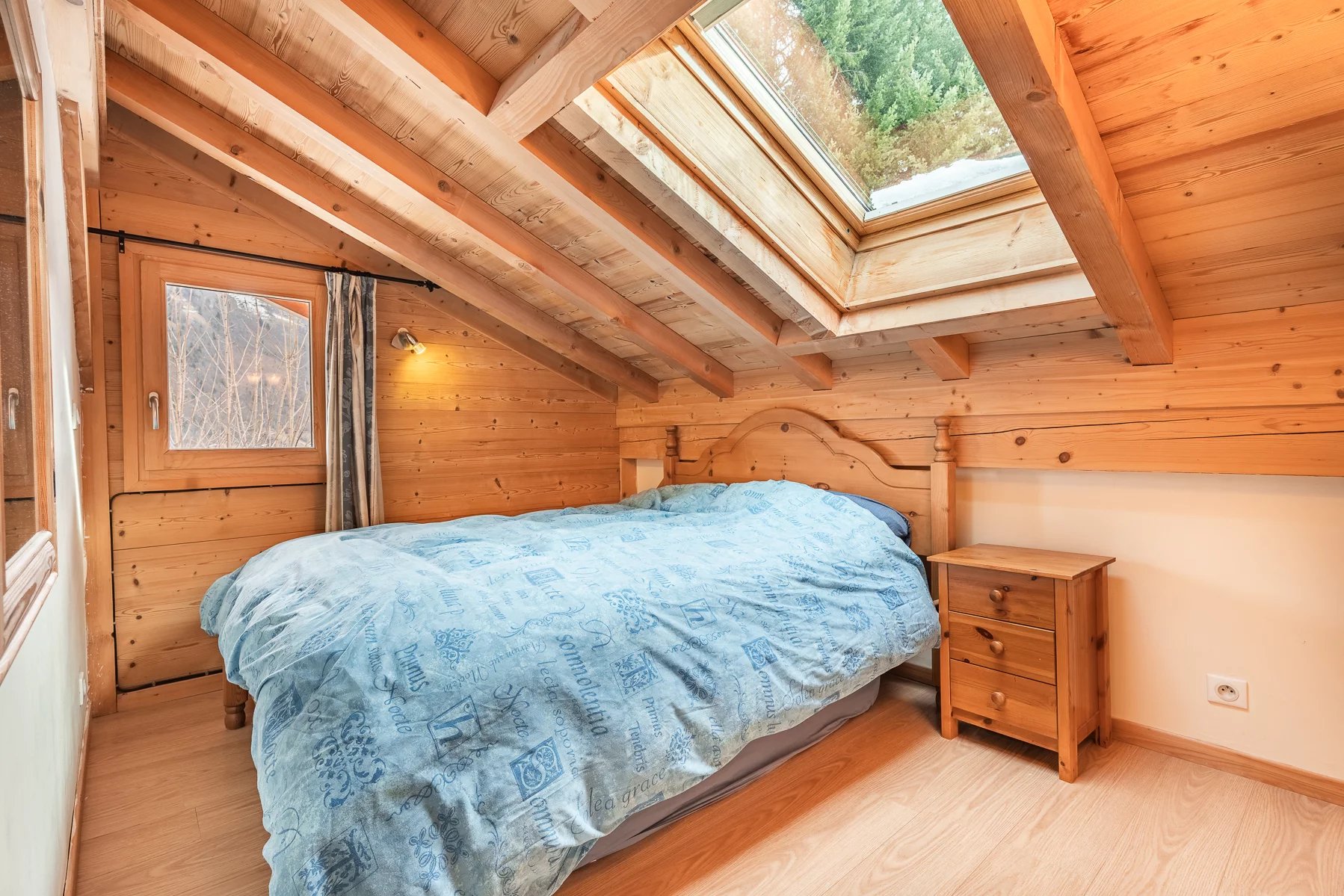 Photo of MORZINE - Large 8 bedroom chalet in Morzine