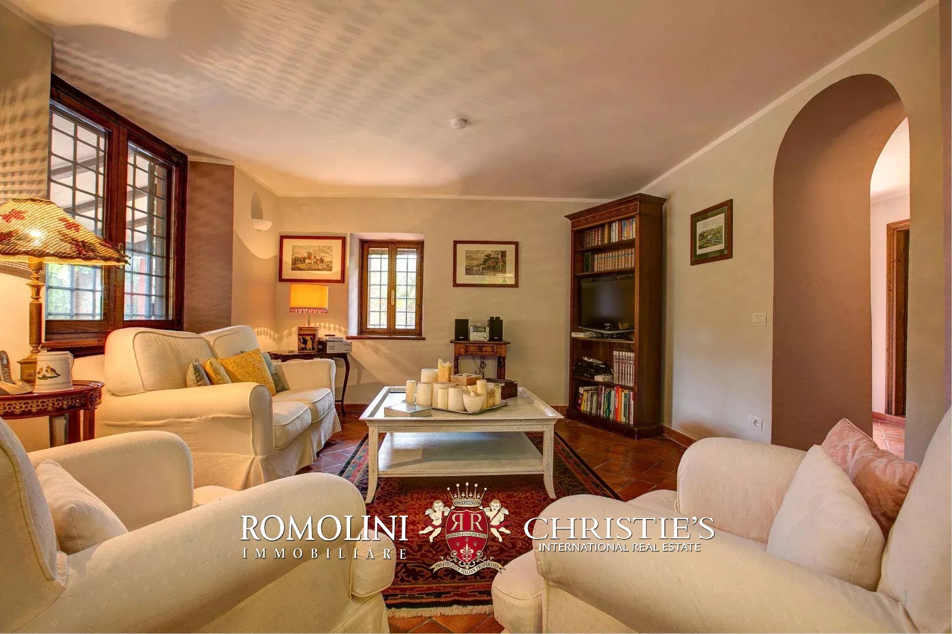 5 Bedroom Villa/Townhouse's Image 37