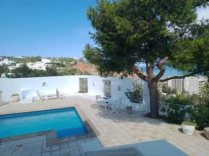 Villa de luxe — Vue mer panoramique — Carthage Présidence