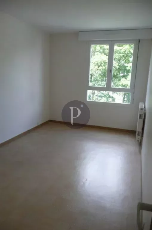 location-appartement-3-pieces-lhay-les-roses-83870989