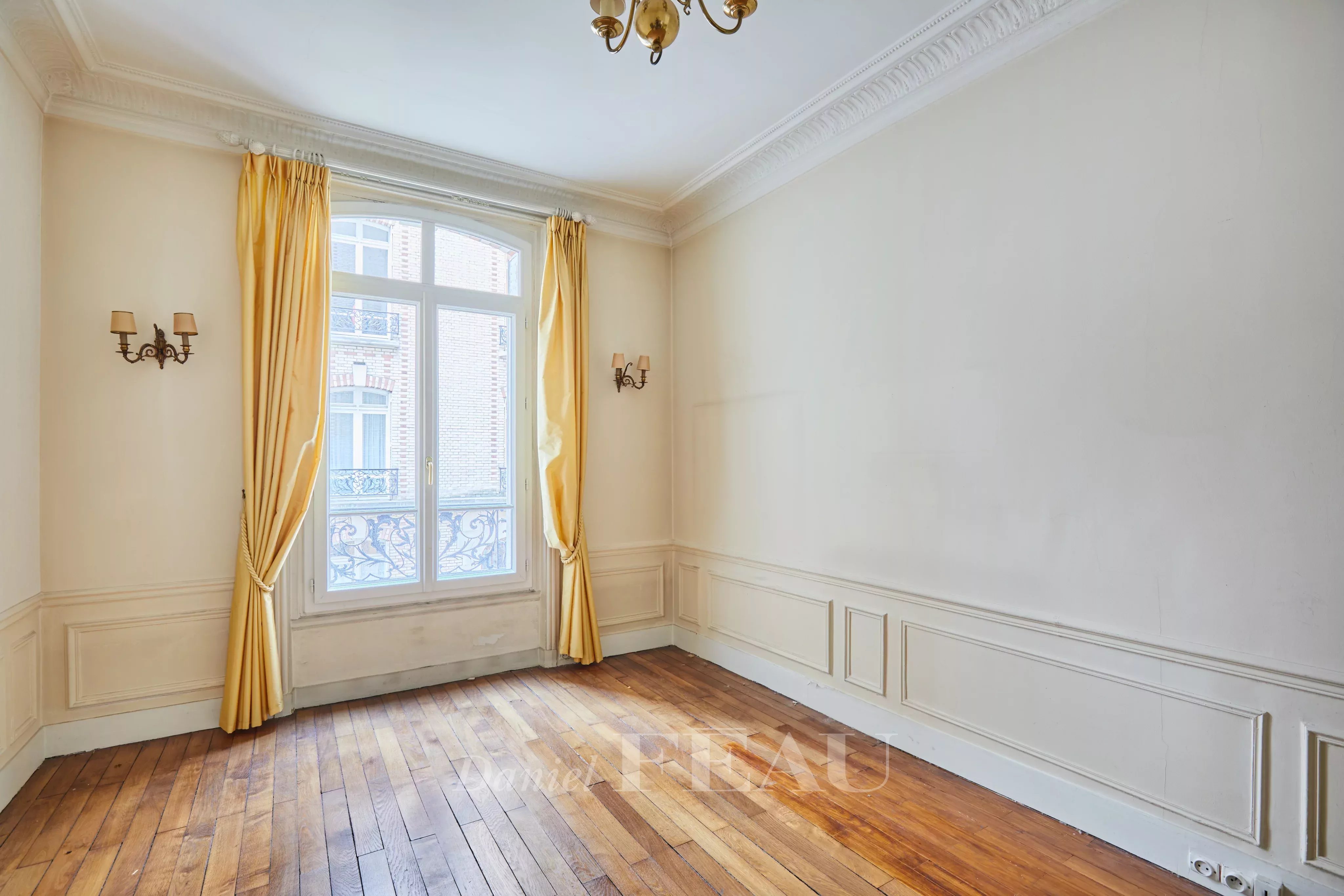 Sale Apartment Paris 7th