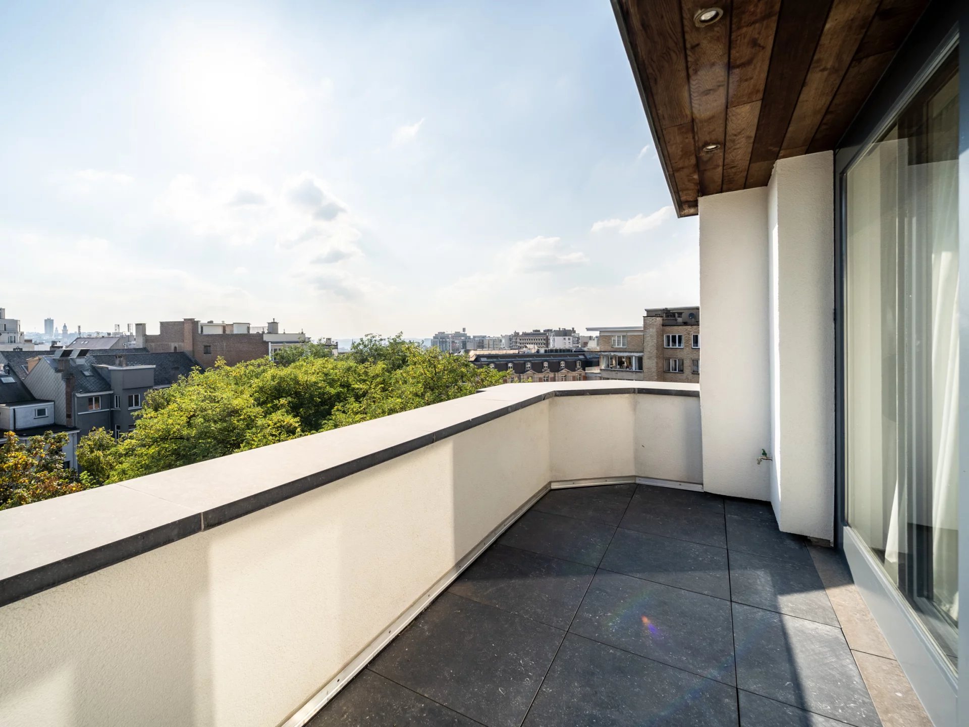 Ixelles - Penthouse 4 chambres 1 parking