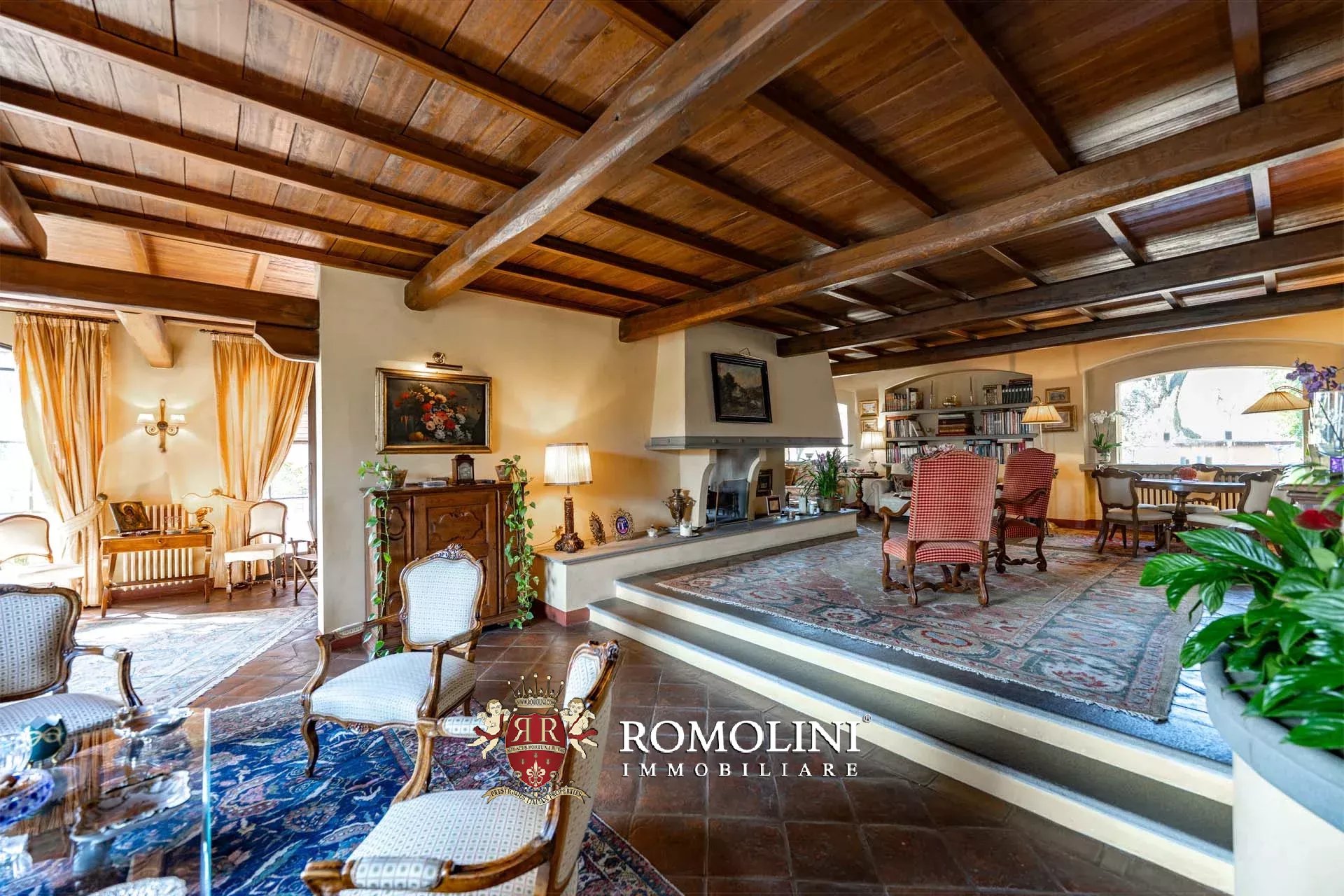 10 Bedroom Villa/Townhouse's Image 38
