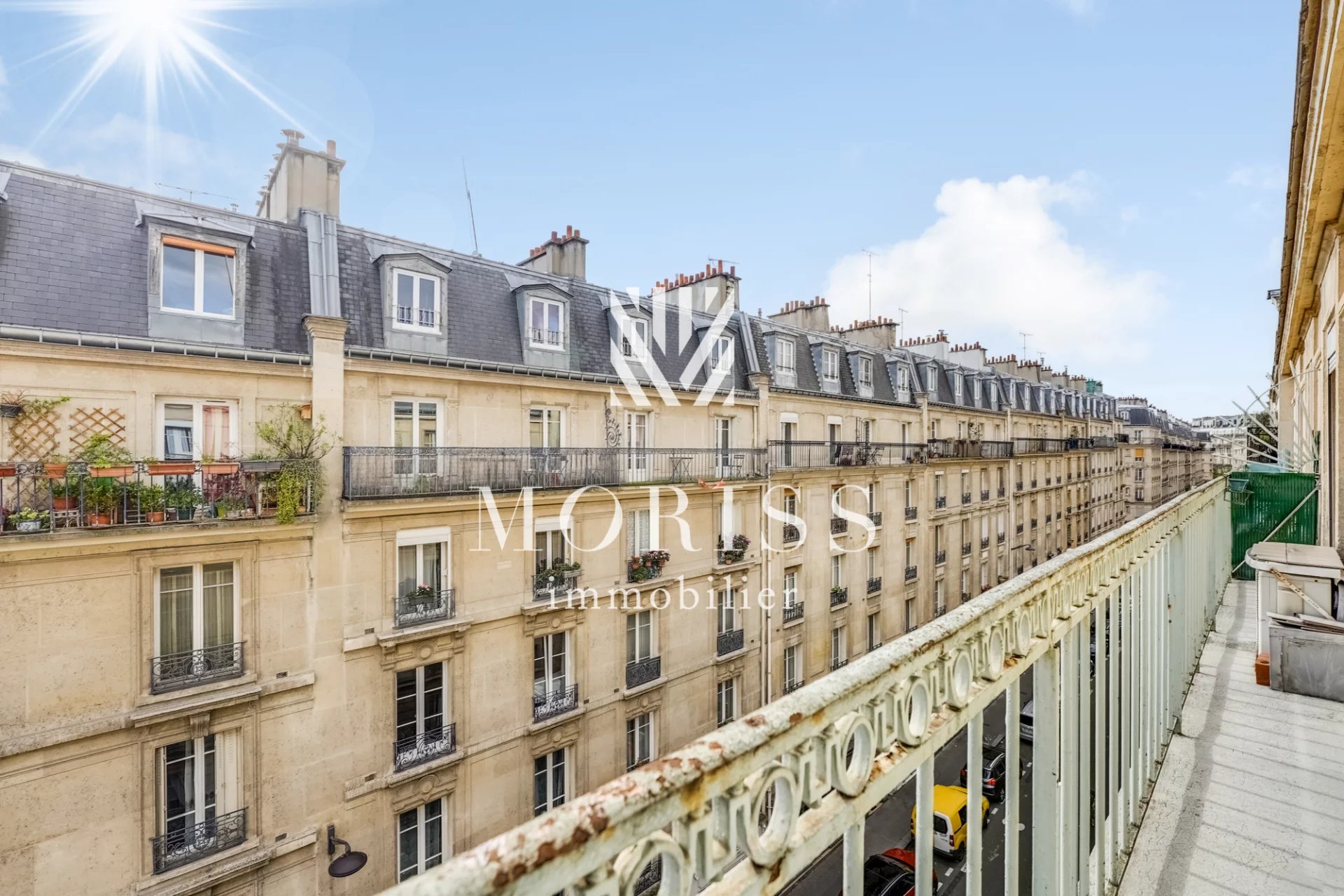 PARIS 18e — 2 PIÈCES — BALCON FILANT — ÉTAGE ÉLEVÉ - Image Array