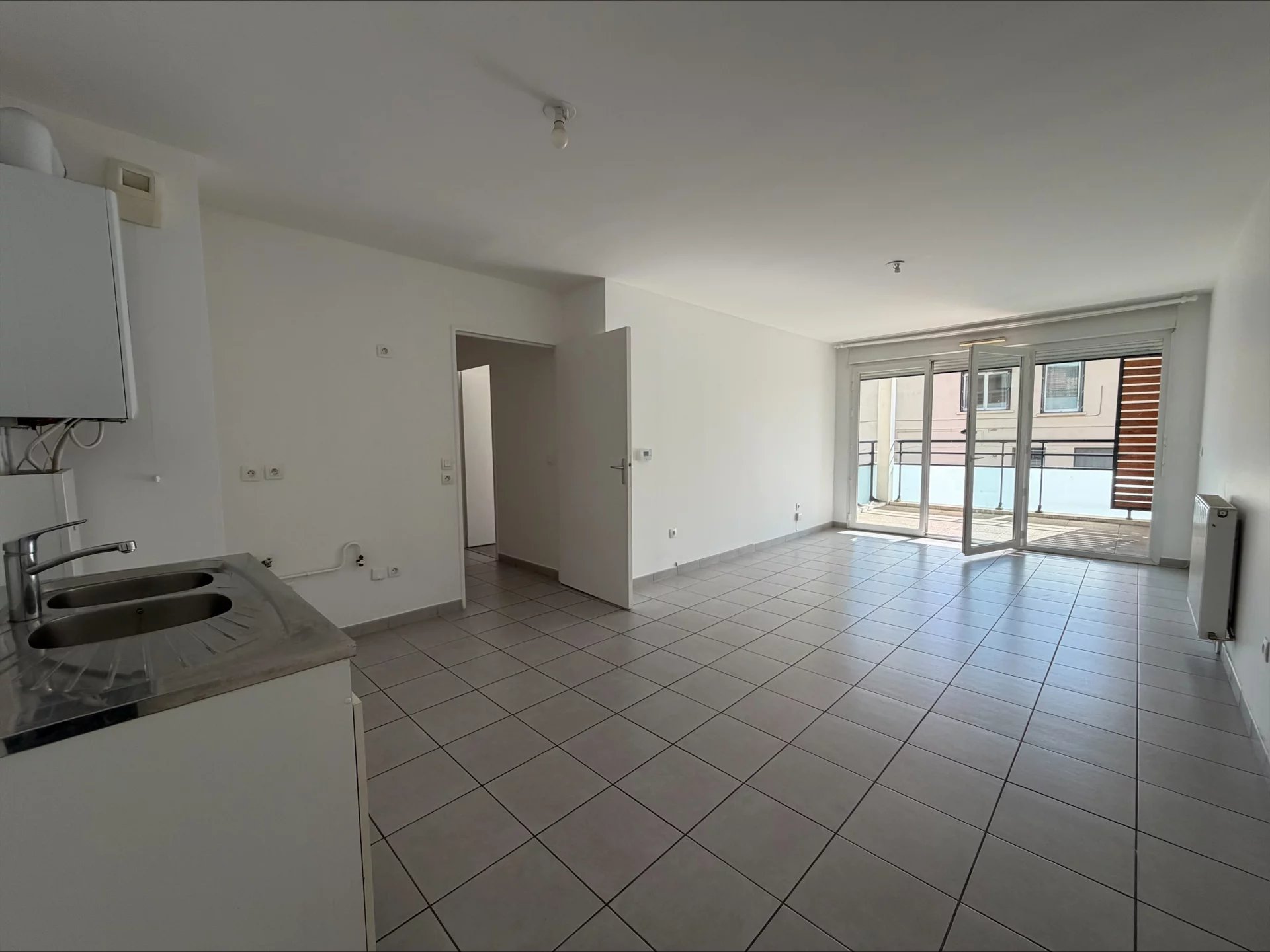 7483207 Location Bron