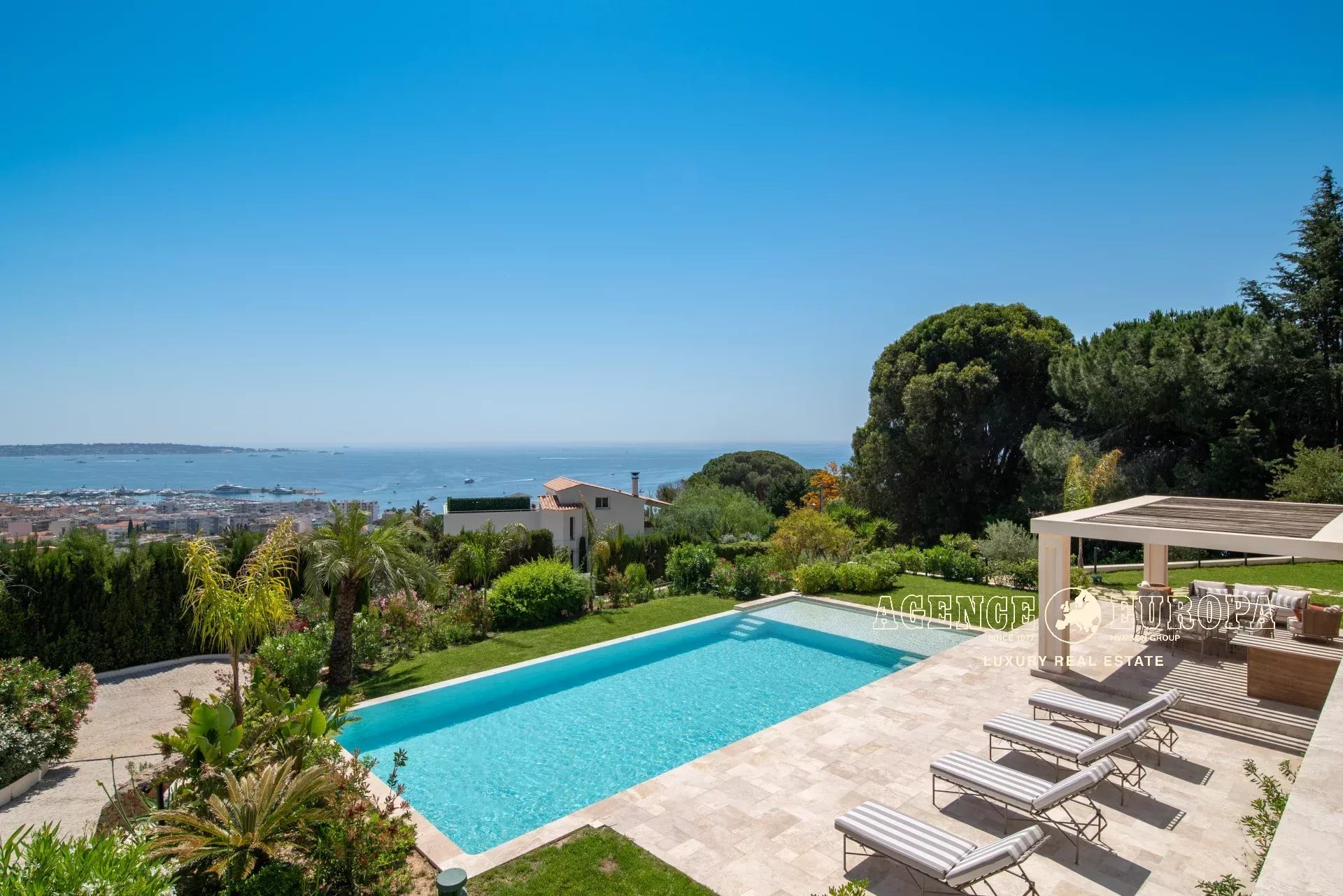 GOLFE-JUAN - SPACIOUS RENOVATED VILLA - PANORAMIC SEA VIEW