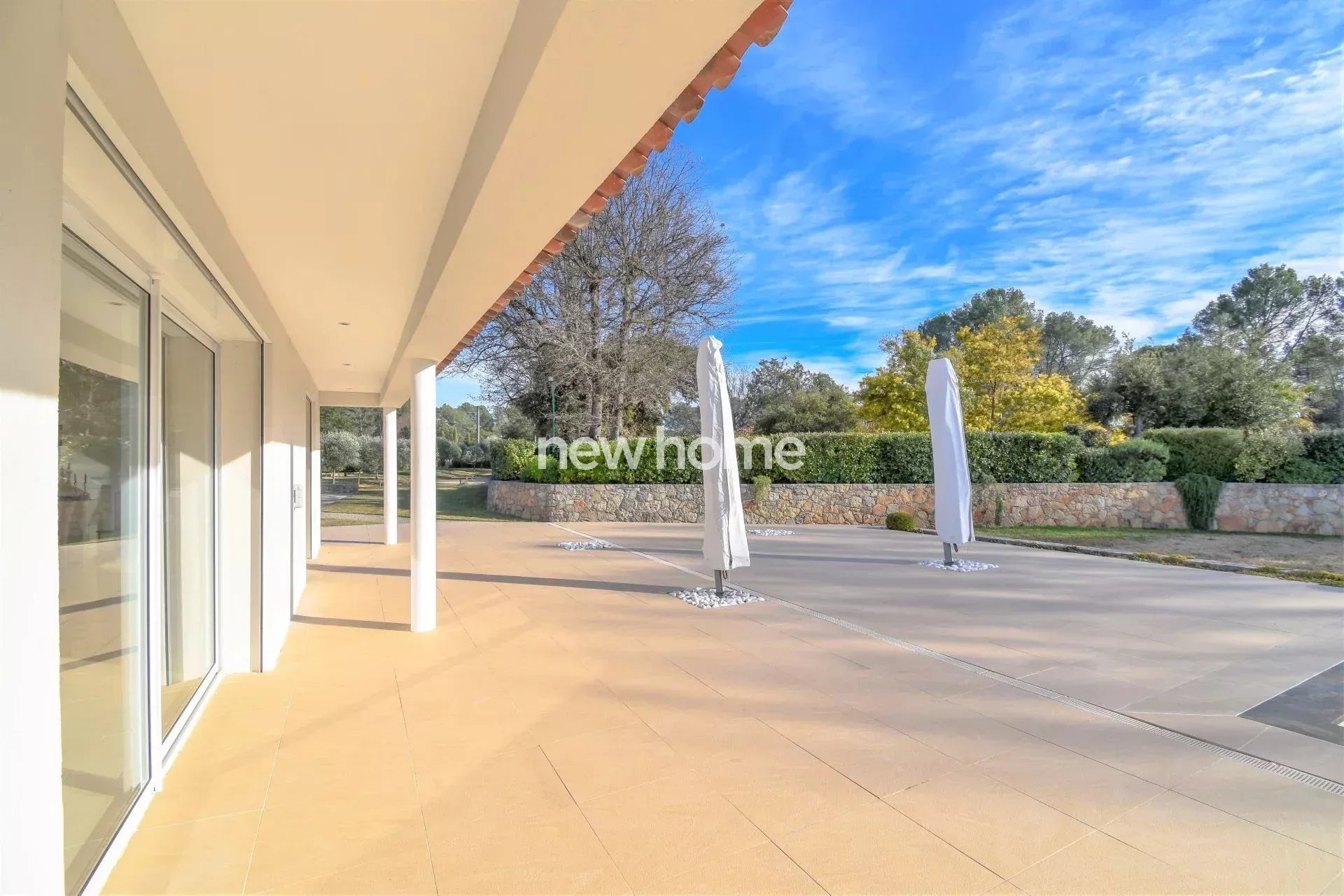 Magnifique villa de 220 m² avec tout le confort moderne à pied du village de Lorgues