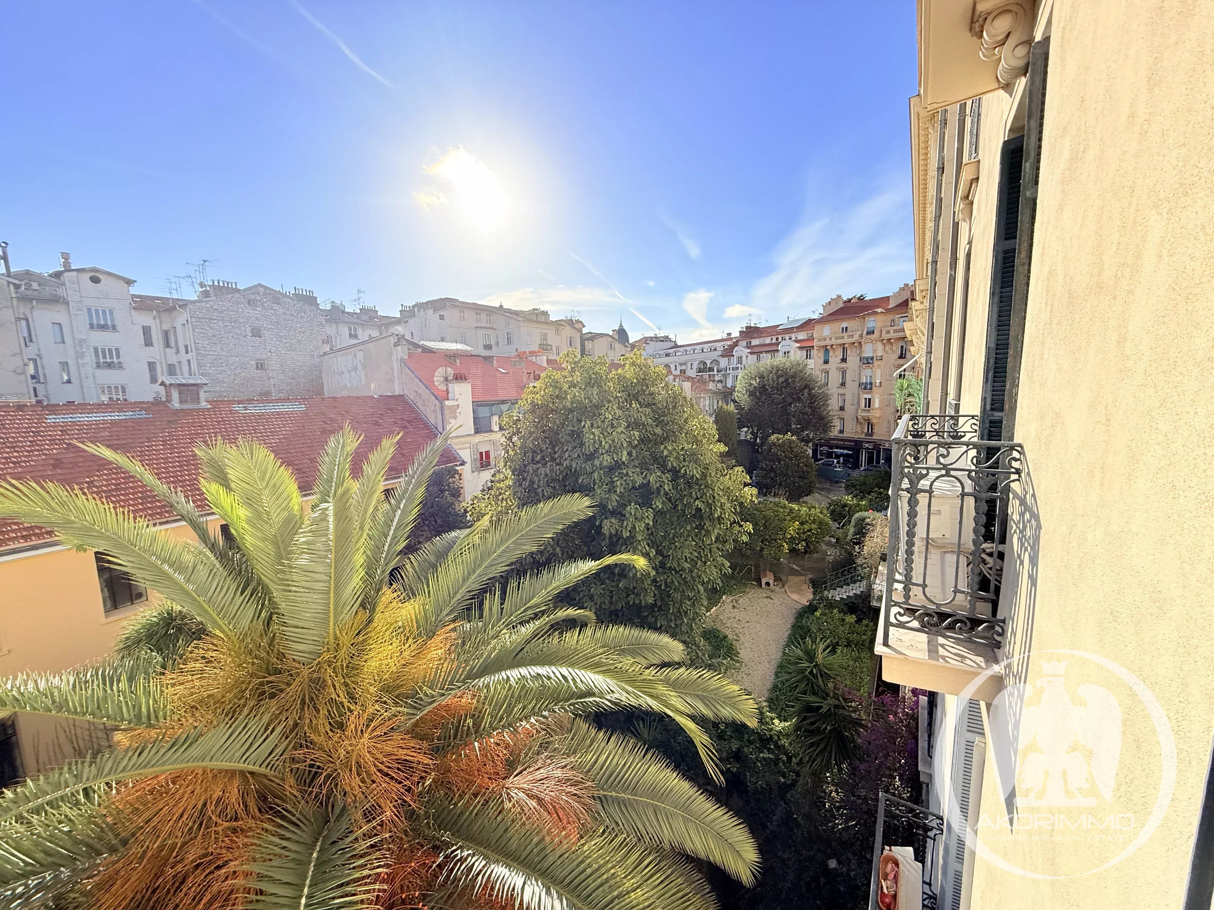 Apartment  - 4 rooms  - 104.0 m2 -