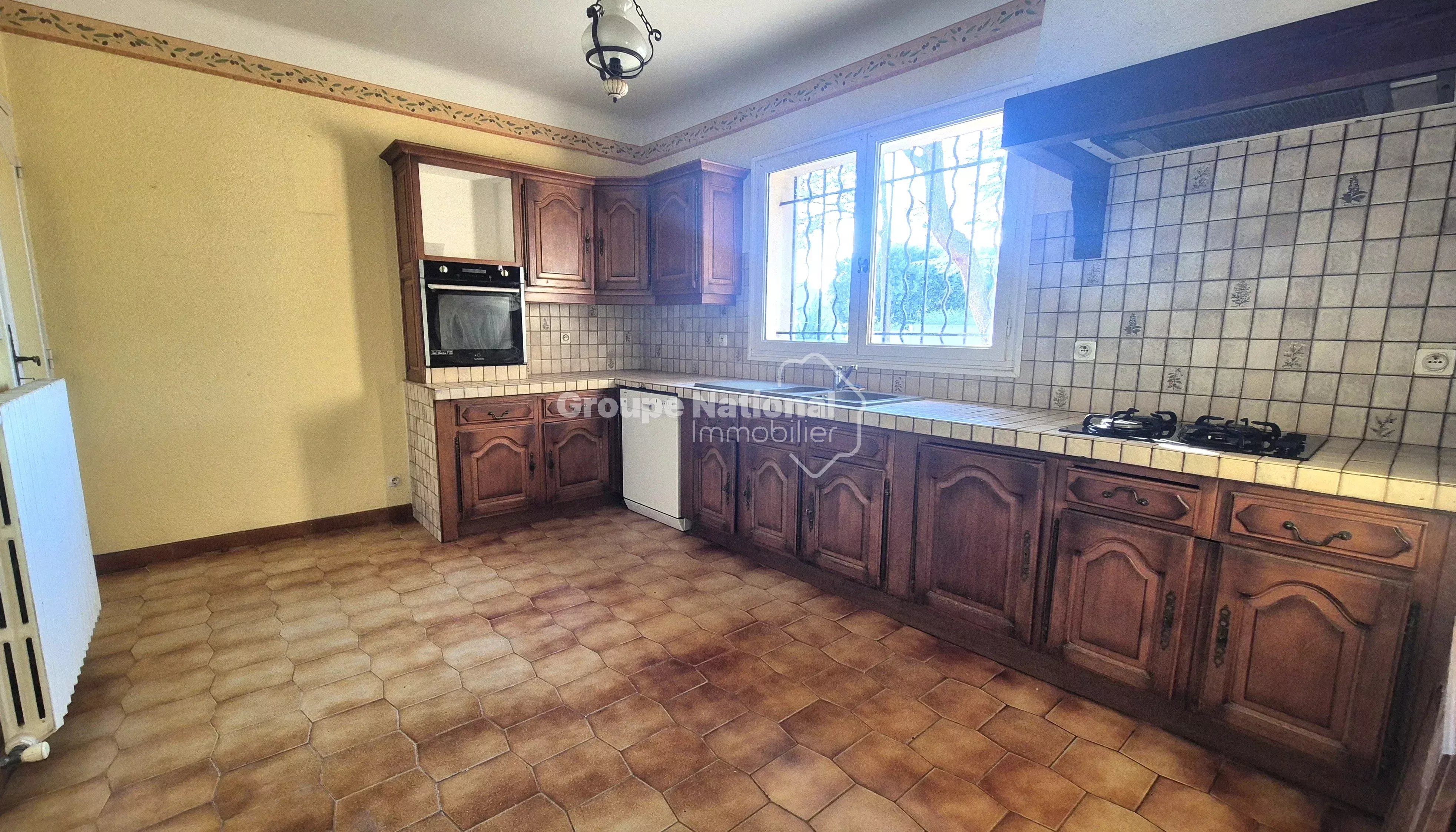 MAZAN - 145 m² HABITABLE VILLA ON 4700 M² OF LAND