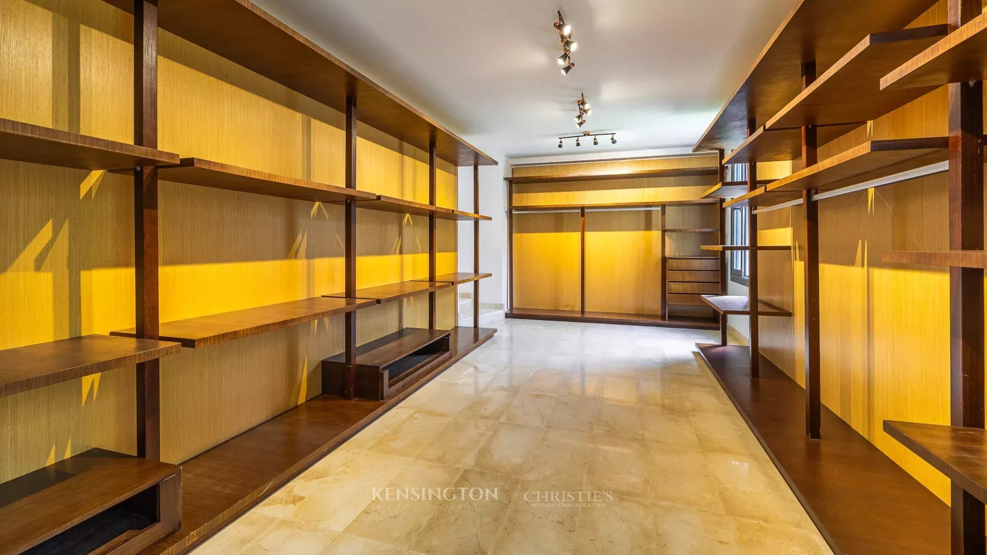 4 Bedroom Villa/Townhouse's Image 25