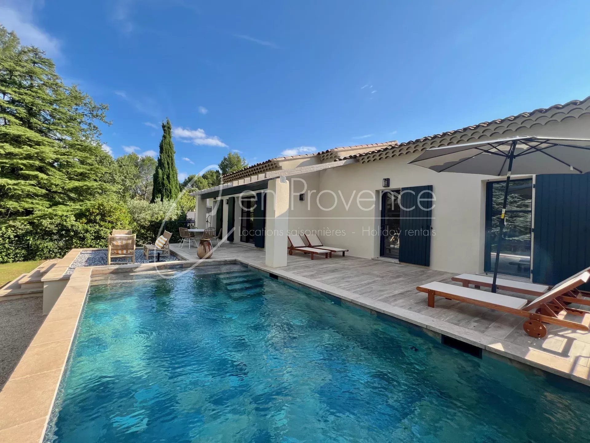 Fully air conditioned villa with pool near Lourmarin