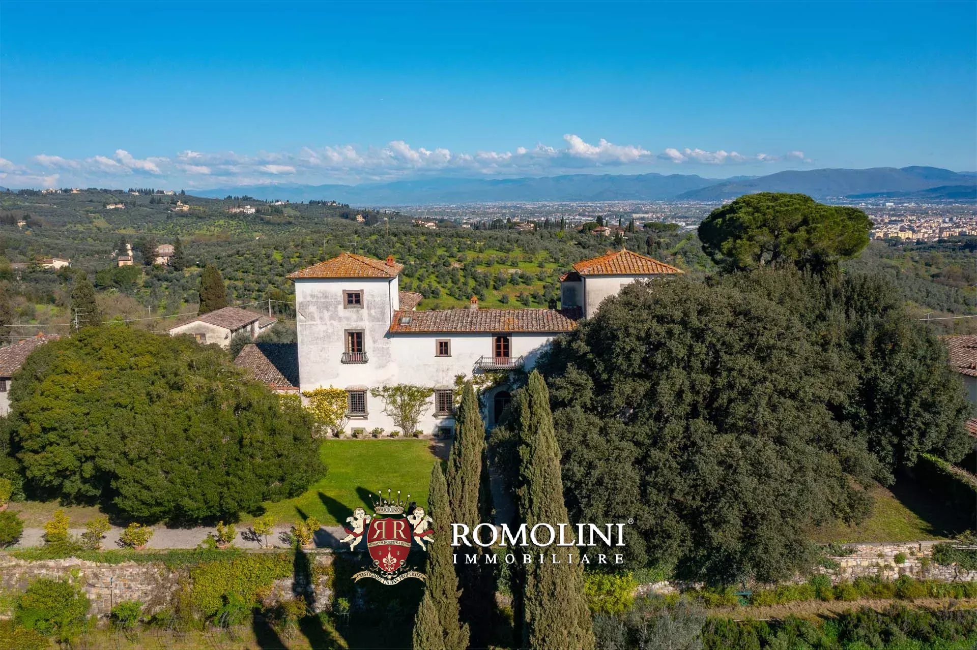 27 Bedroom Vineyard's Image 14