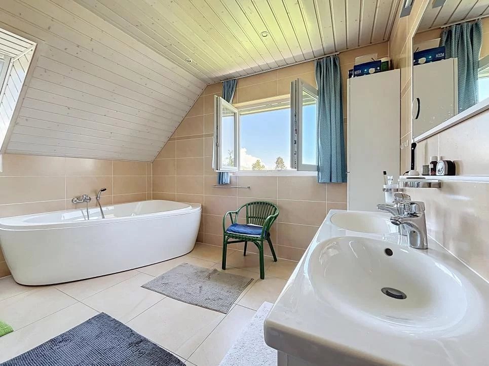 Villa familiale lumineuse avec vue Alpes