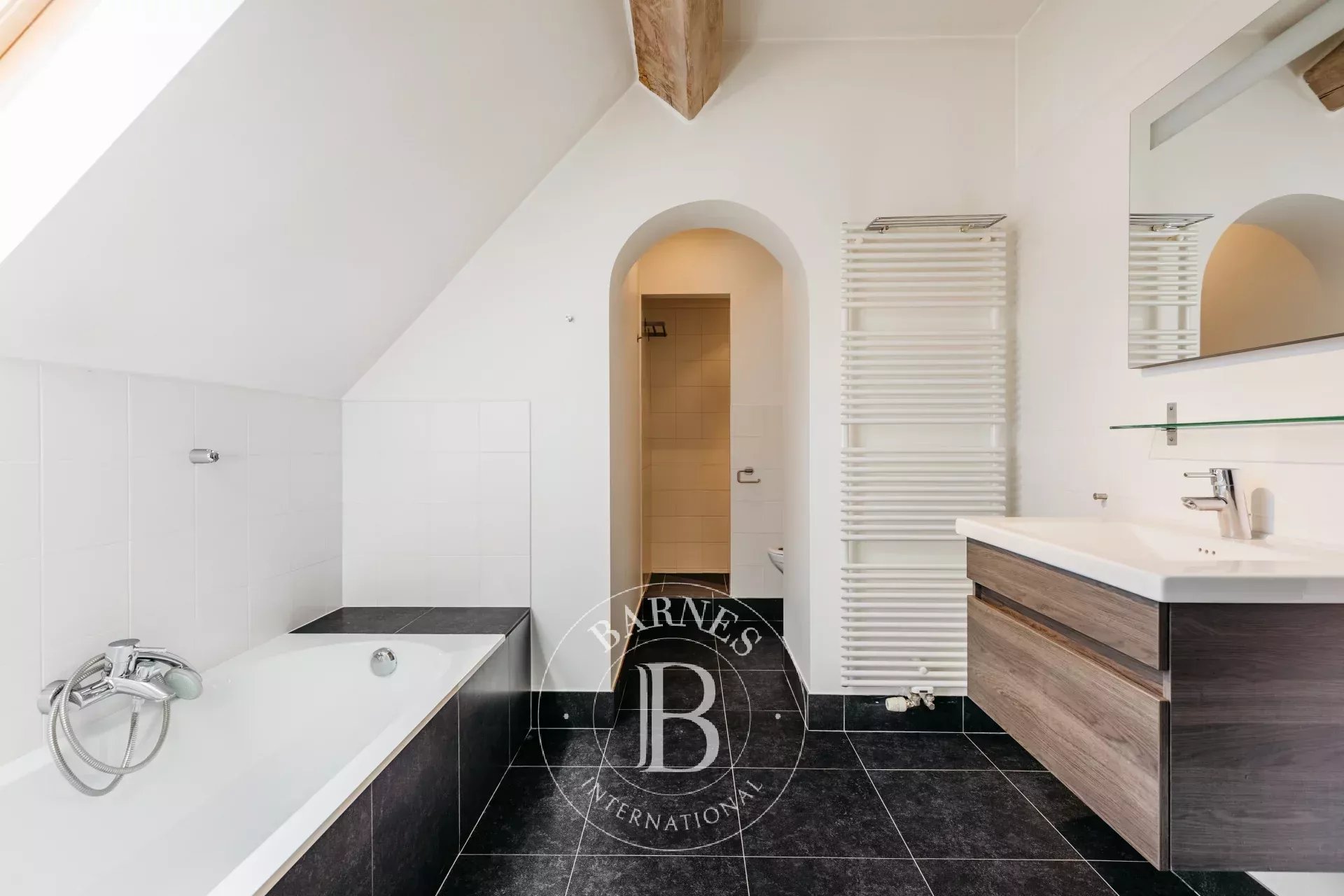 Character villa surrounded by nature in Ohain.