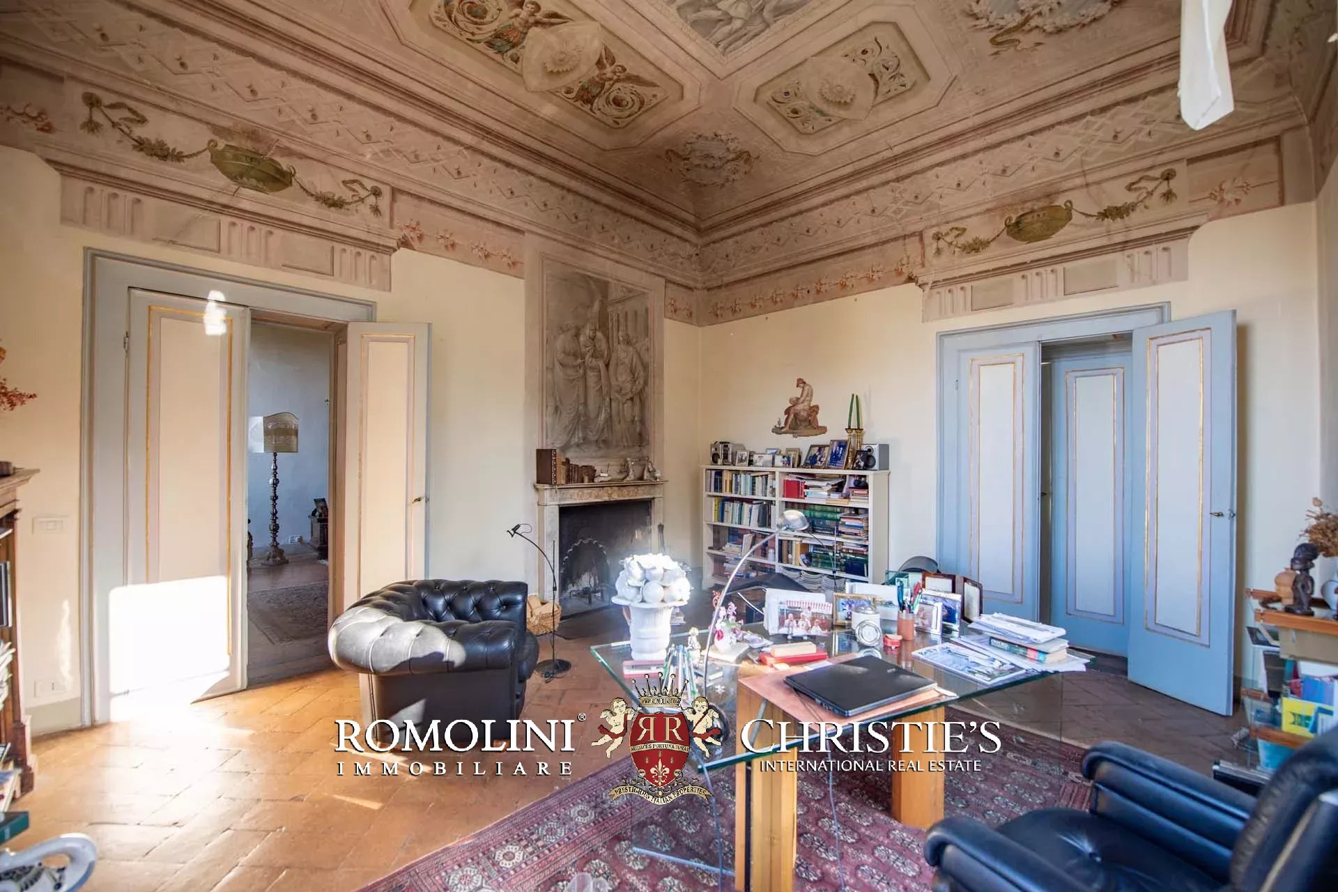 LUXURY PERIOD VILLA FOR SALE NEAR PISA, TUSCANY