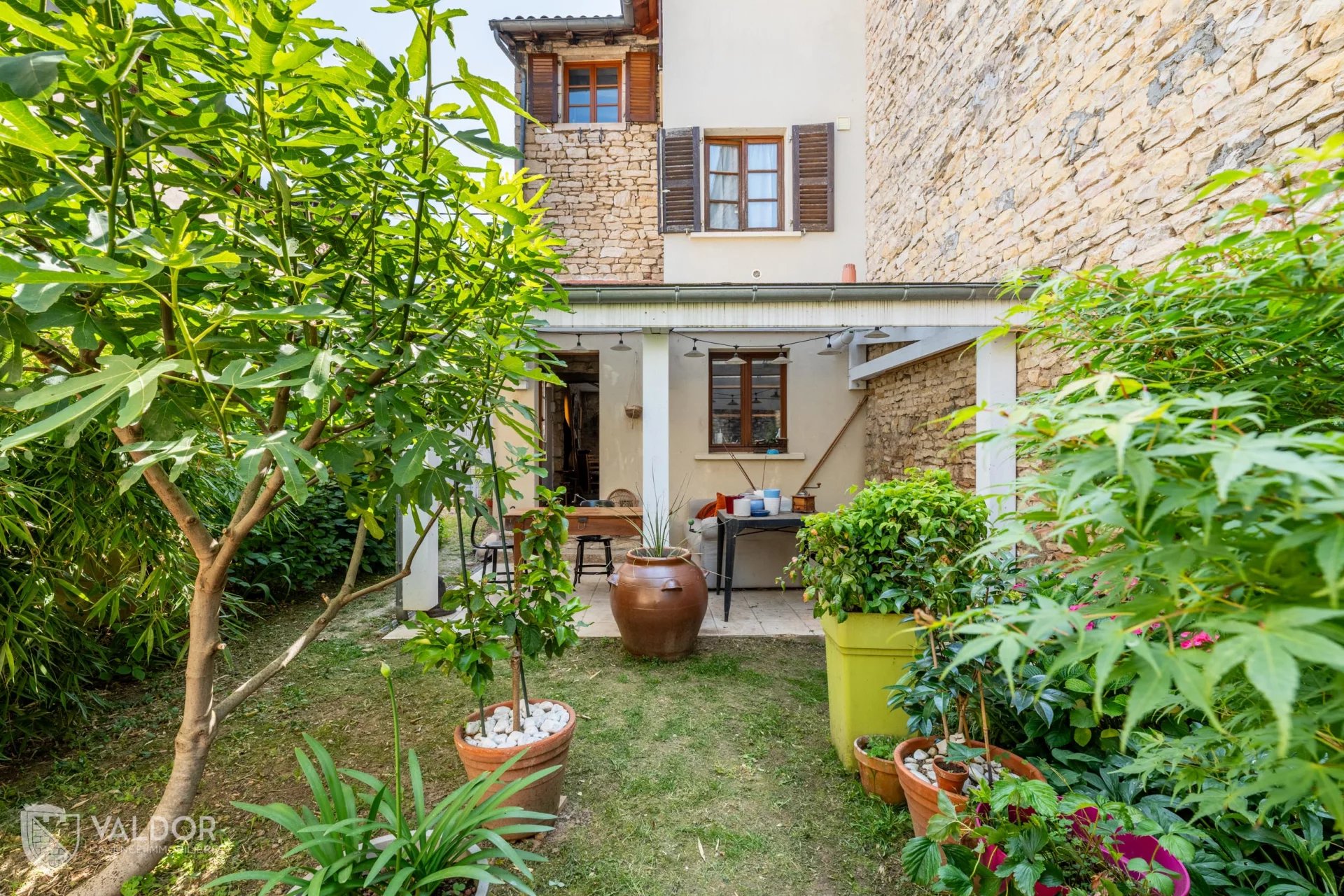 Ancienne minoterie en pierres – Maison de village avec jardin à l’abri des regards