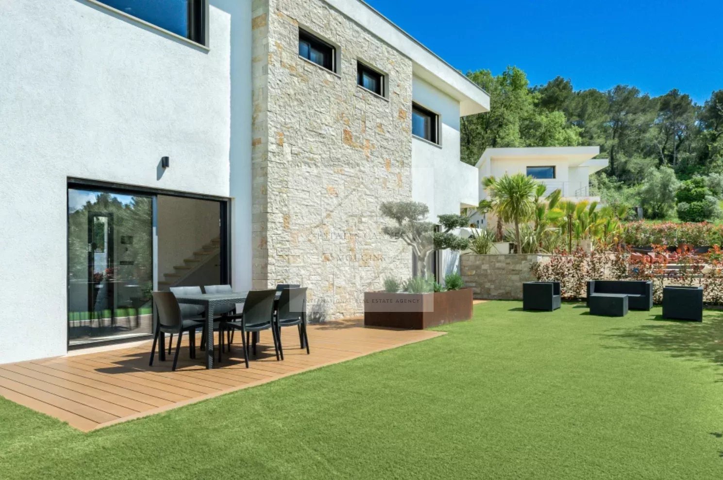 Grande villa d’exception à Mougins avec piscine, vue panoramique et deux maisons indépendantes — photo 20