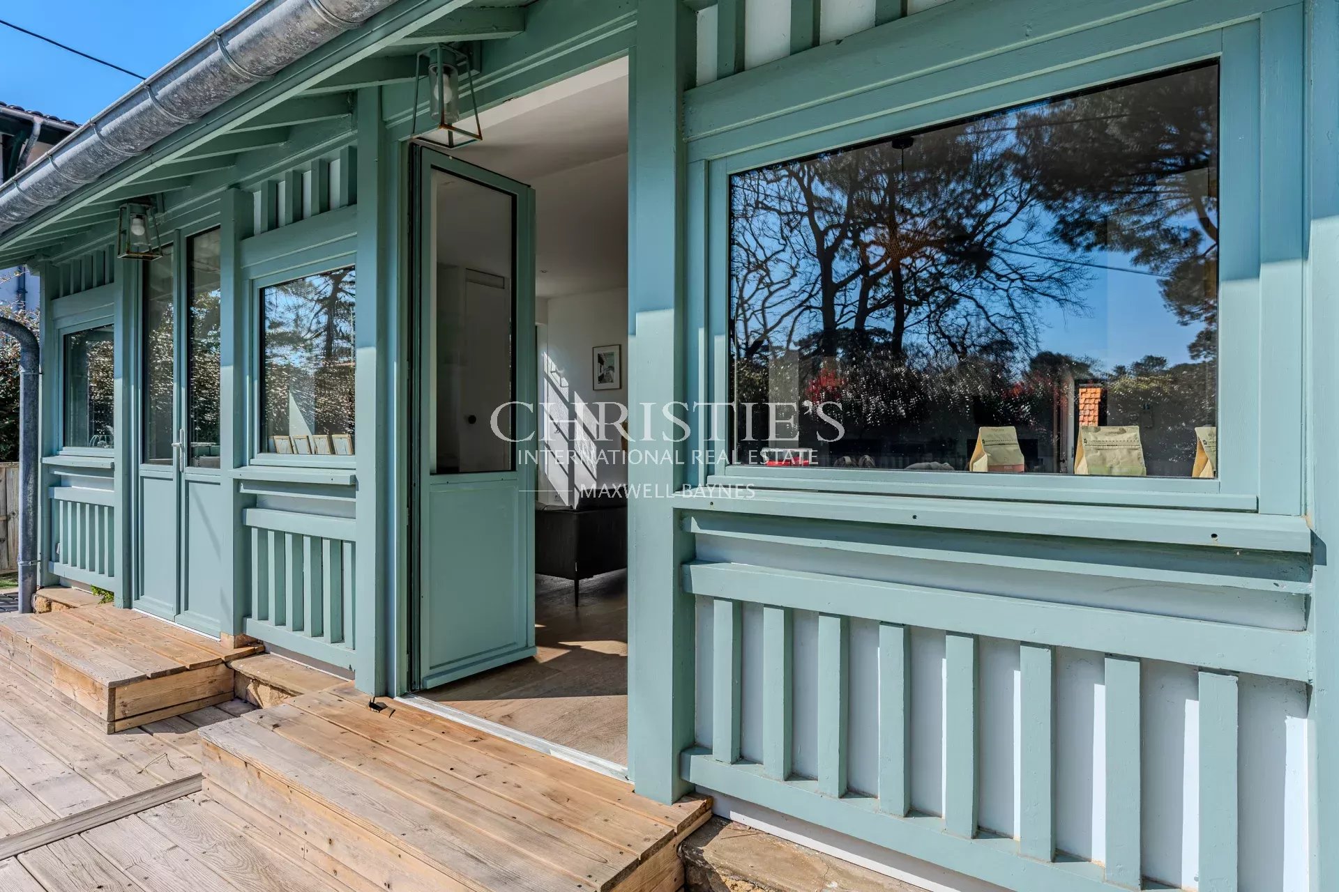 6 Bedroom Villa/Townhouse's Image 6