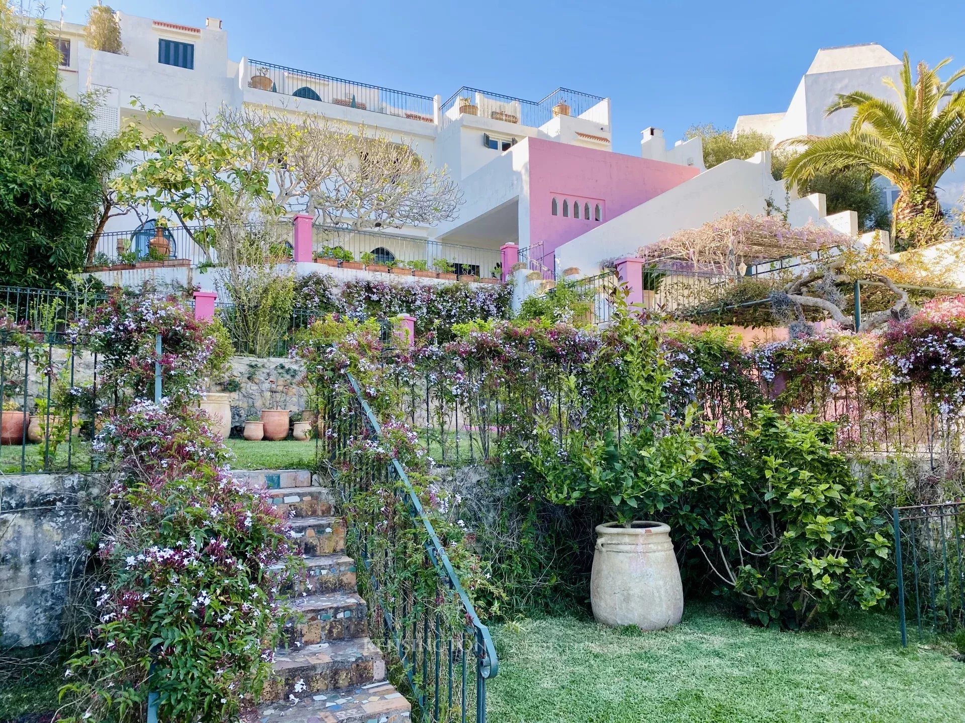 6 Bedroom Villa/Townhouse's Image 19