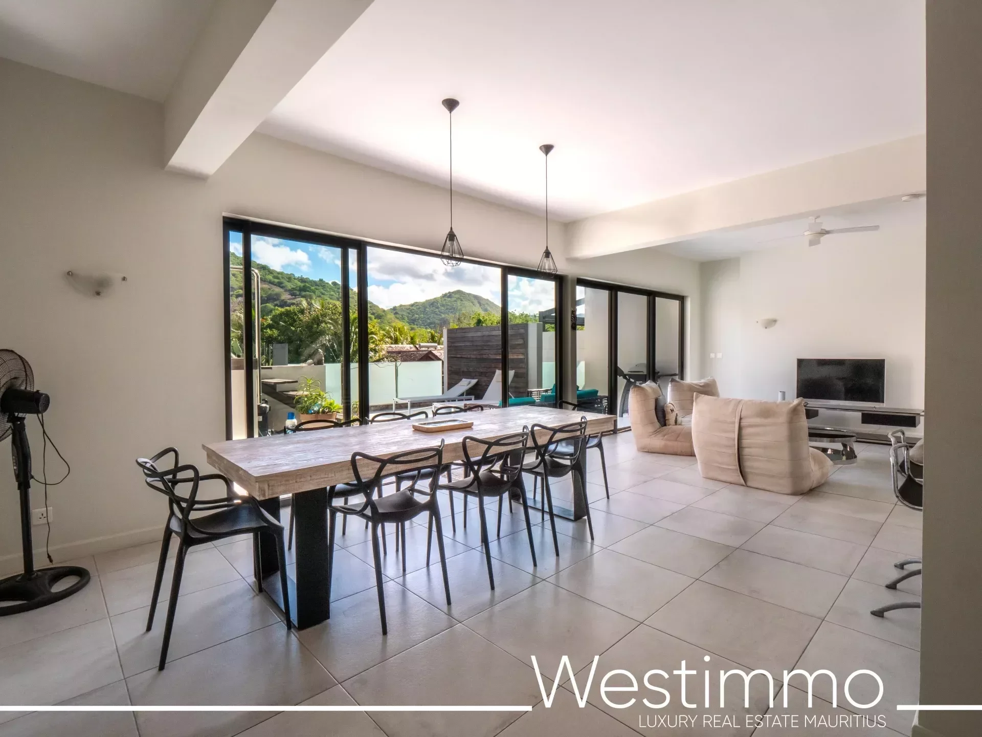 RIVIERE NOIRE - 3-bedroom penthouse for sale with dock - photo 2