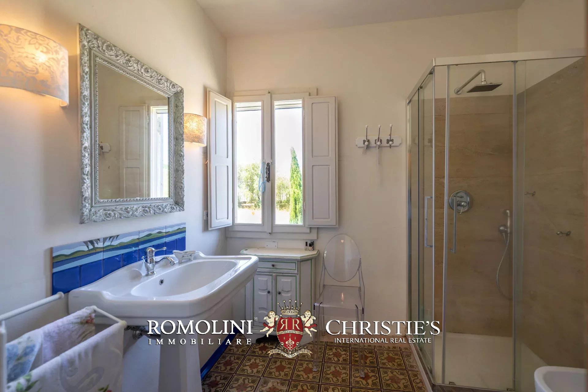 6 Bedroom Villa/Townhouse's Image 37