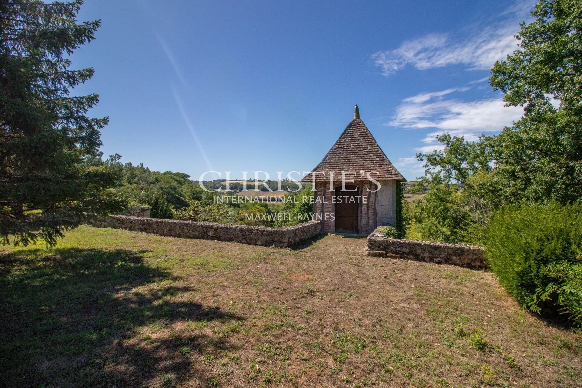 9 Bedroom Villa/Townhouse's Image 6