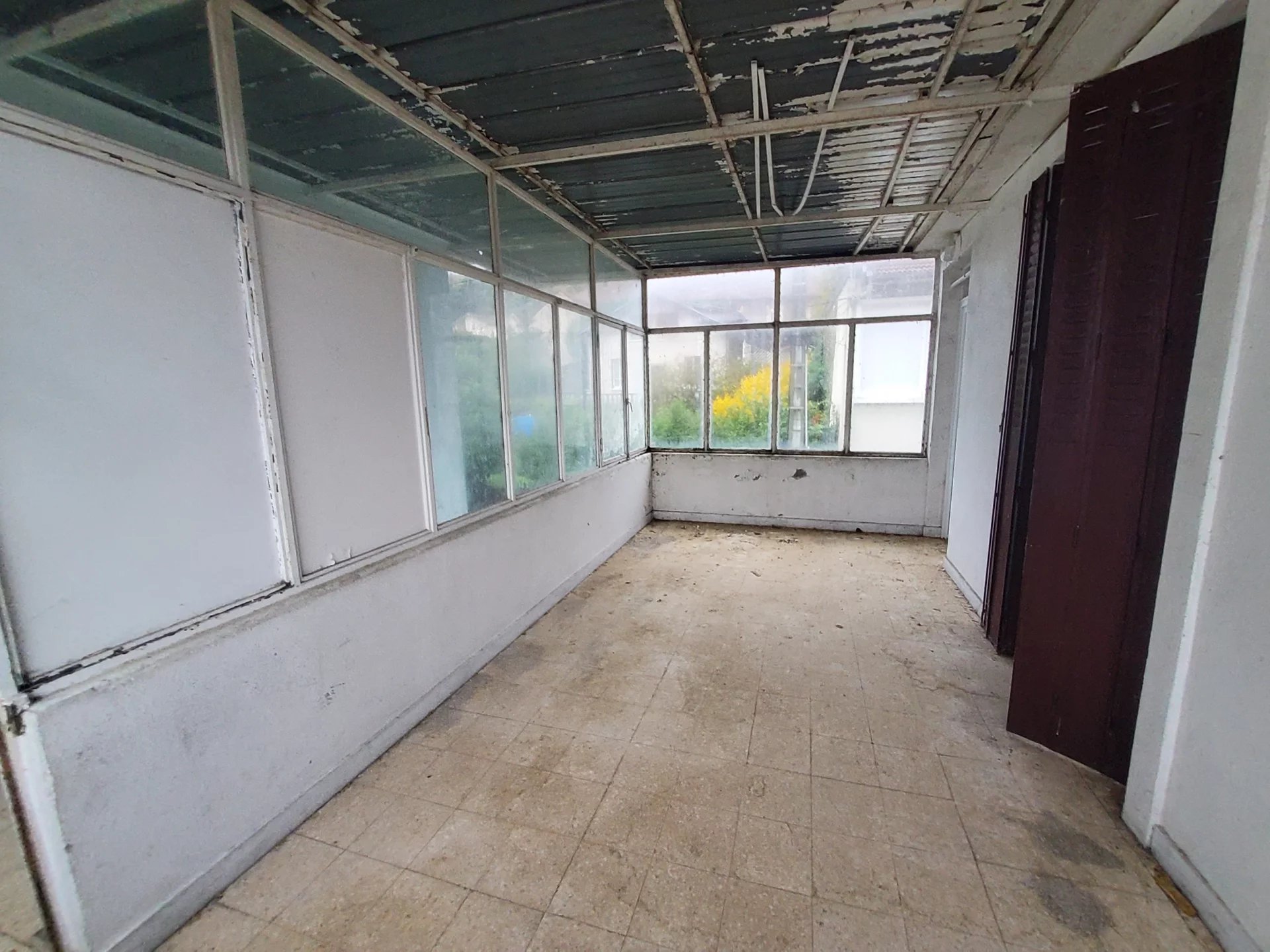 Tullins Centre , T4 Duplex 156 m² , terrasse , combles , fort potentiel investisseur