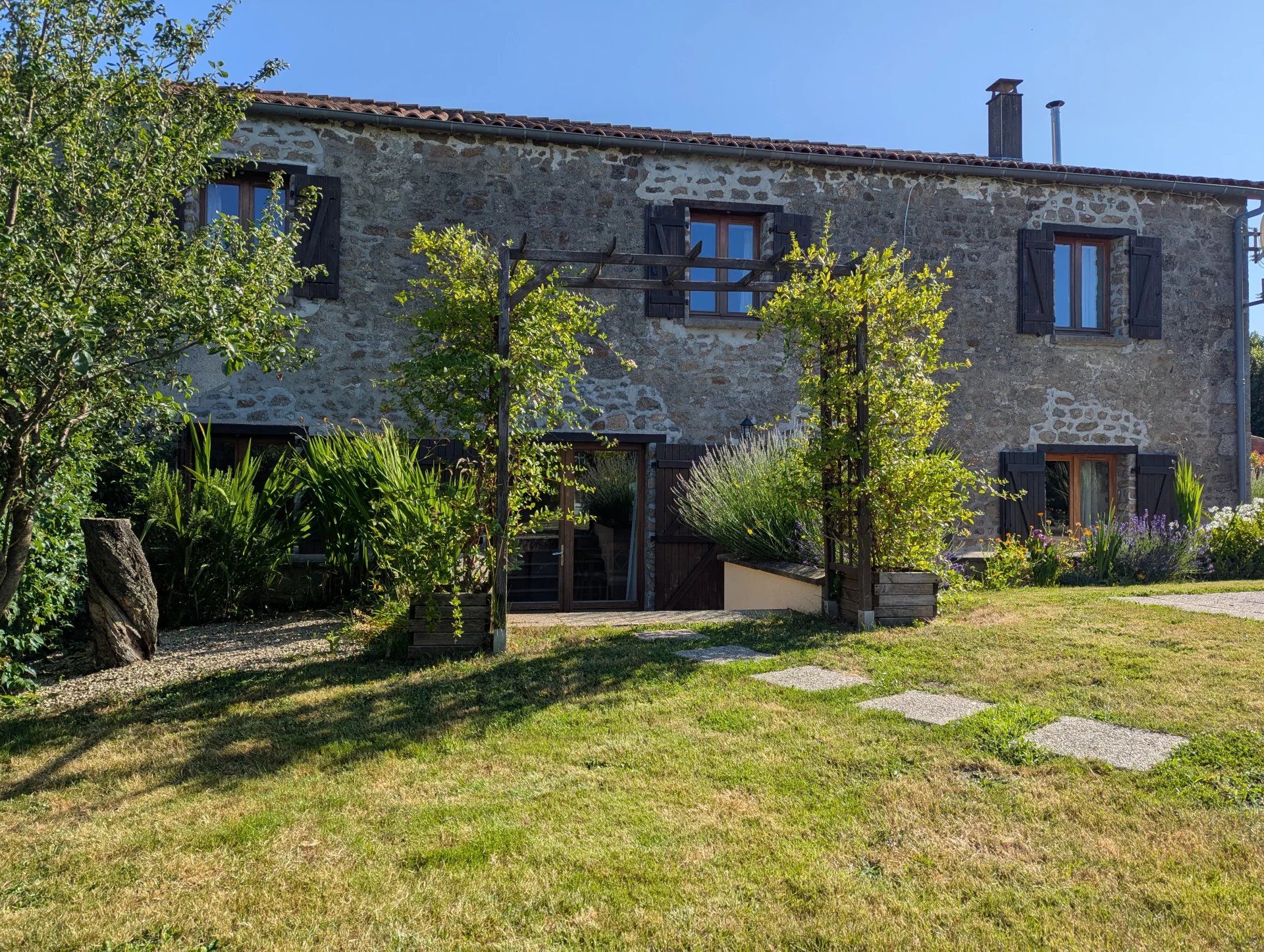 Belle maison familiale rénovée de 4 chambres