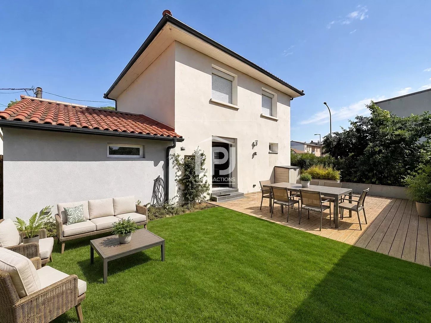 Maison familiale T4 entièrement rénovée au cœur d'Auterive – 110 m² – Jardin, terrasse et stationnements