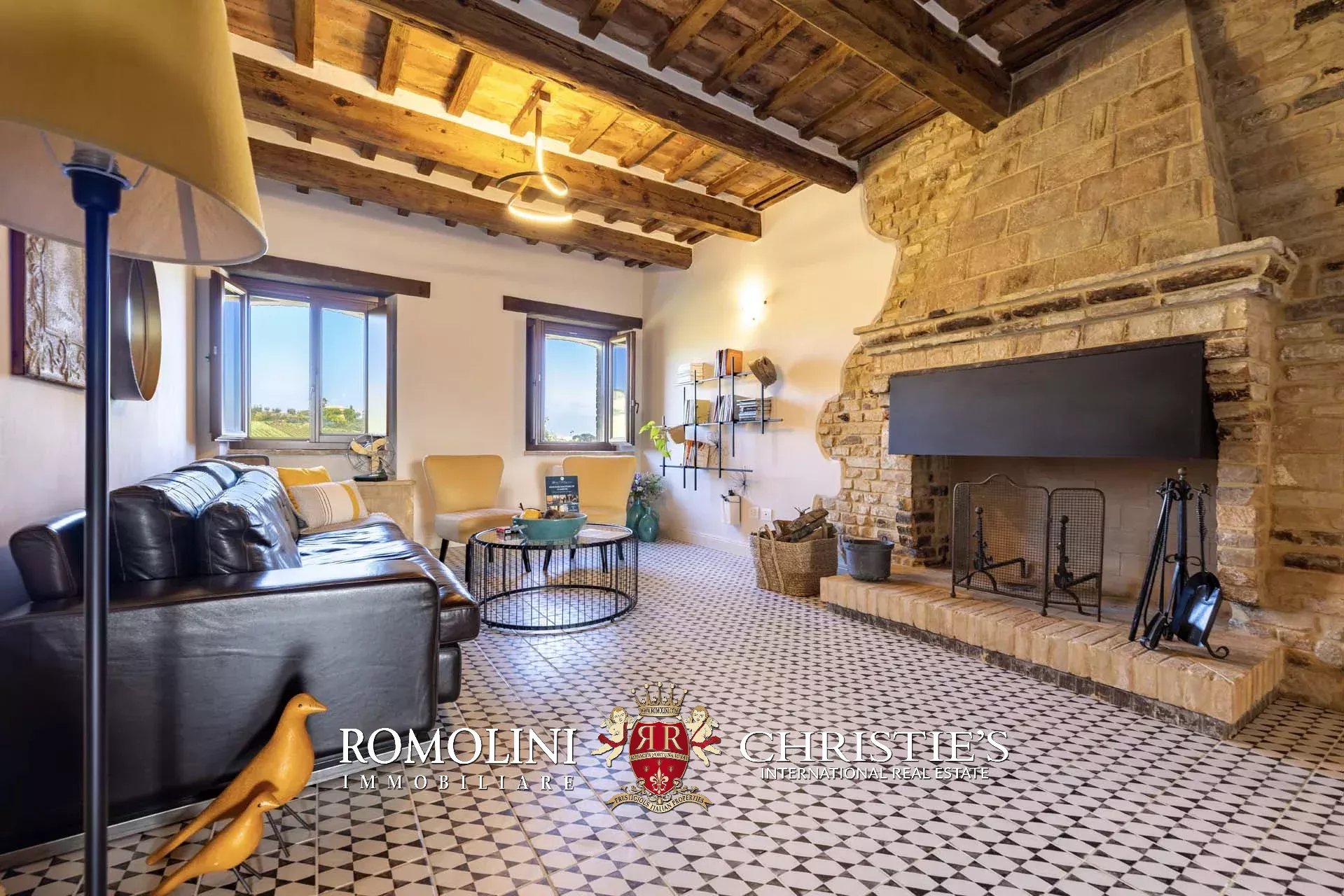 9 Bedroom Villa/Townhouse's Image 31