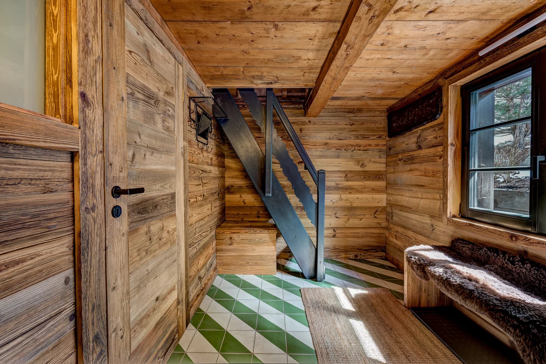 Photo of MORZINE - 4 bedroom chalet - excellent location