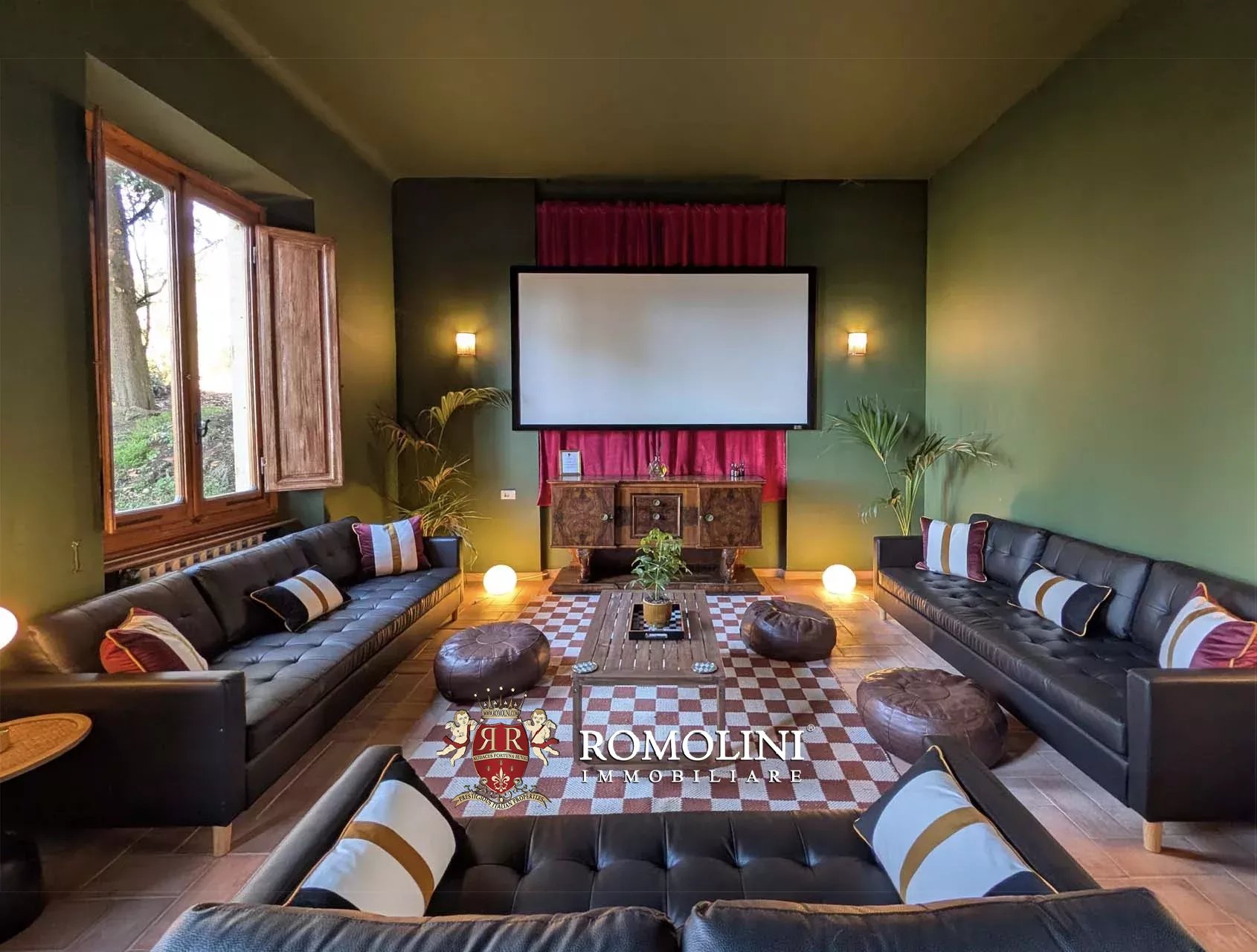6 Bedroom Villa/Townhouse's Image 16