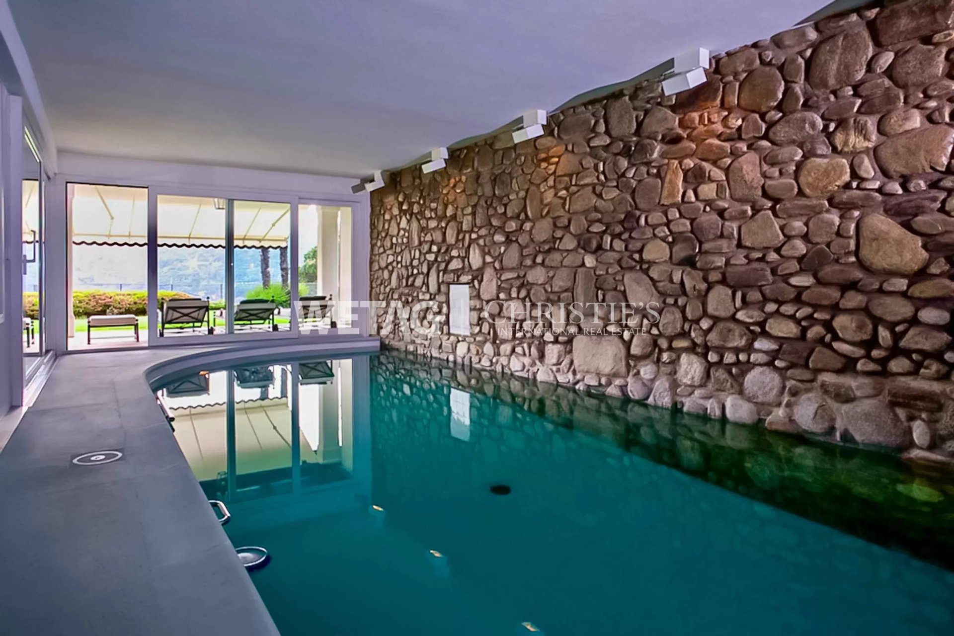 5 Bedroom Villa/Townhouse's Image 3