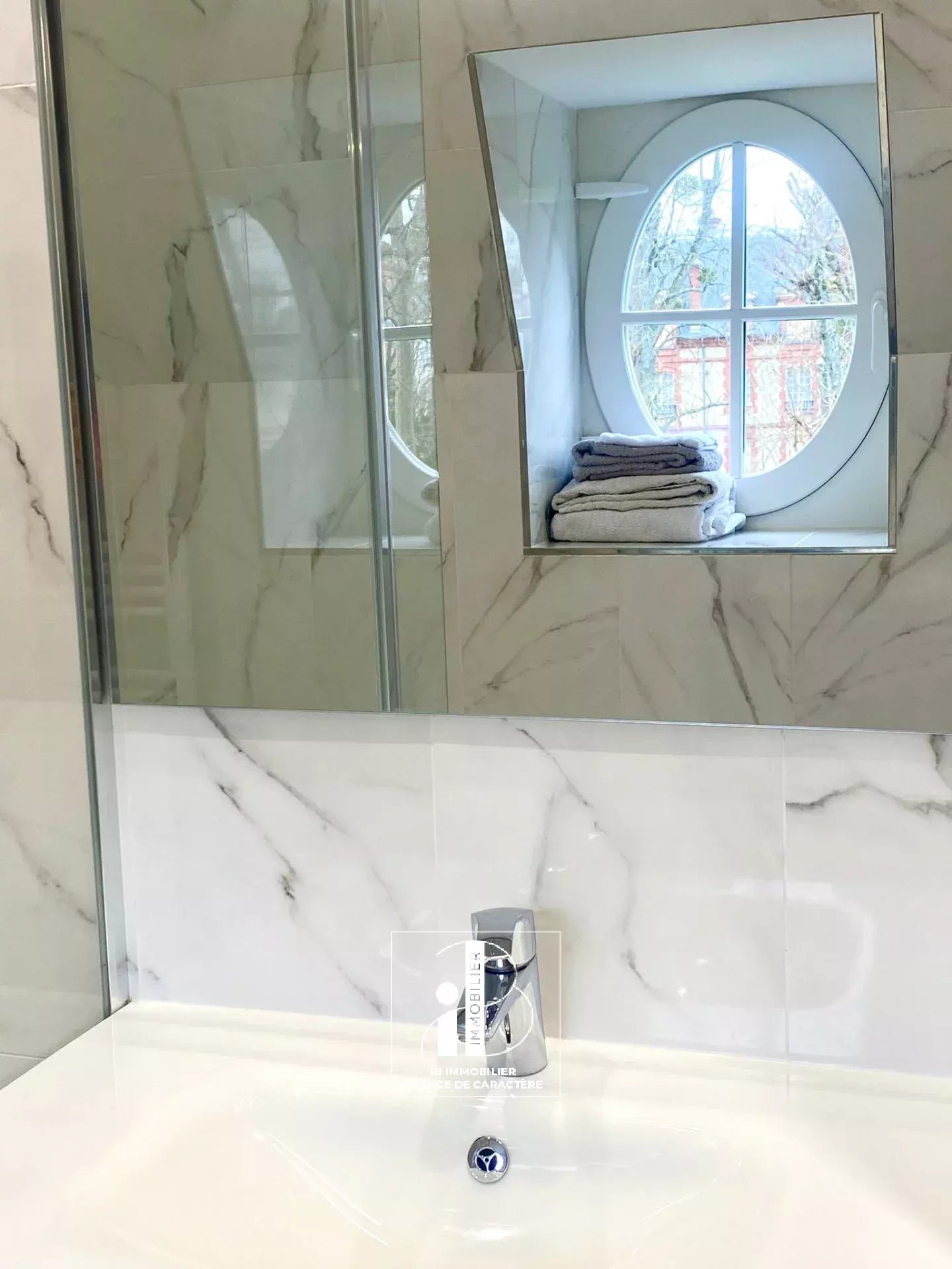 FONTAINEBLEAU NEAR CITY CENTER - INTERNATIONAL COLLEGE AND LYCÉE - PRIVATE Mansion XVIIIth.