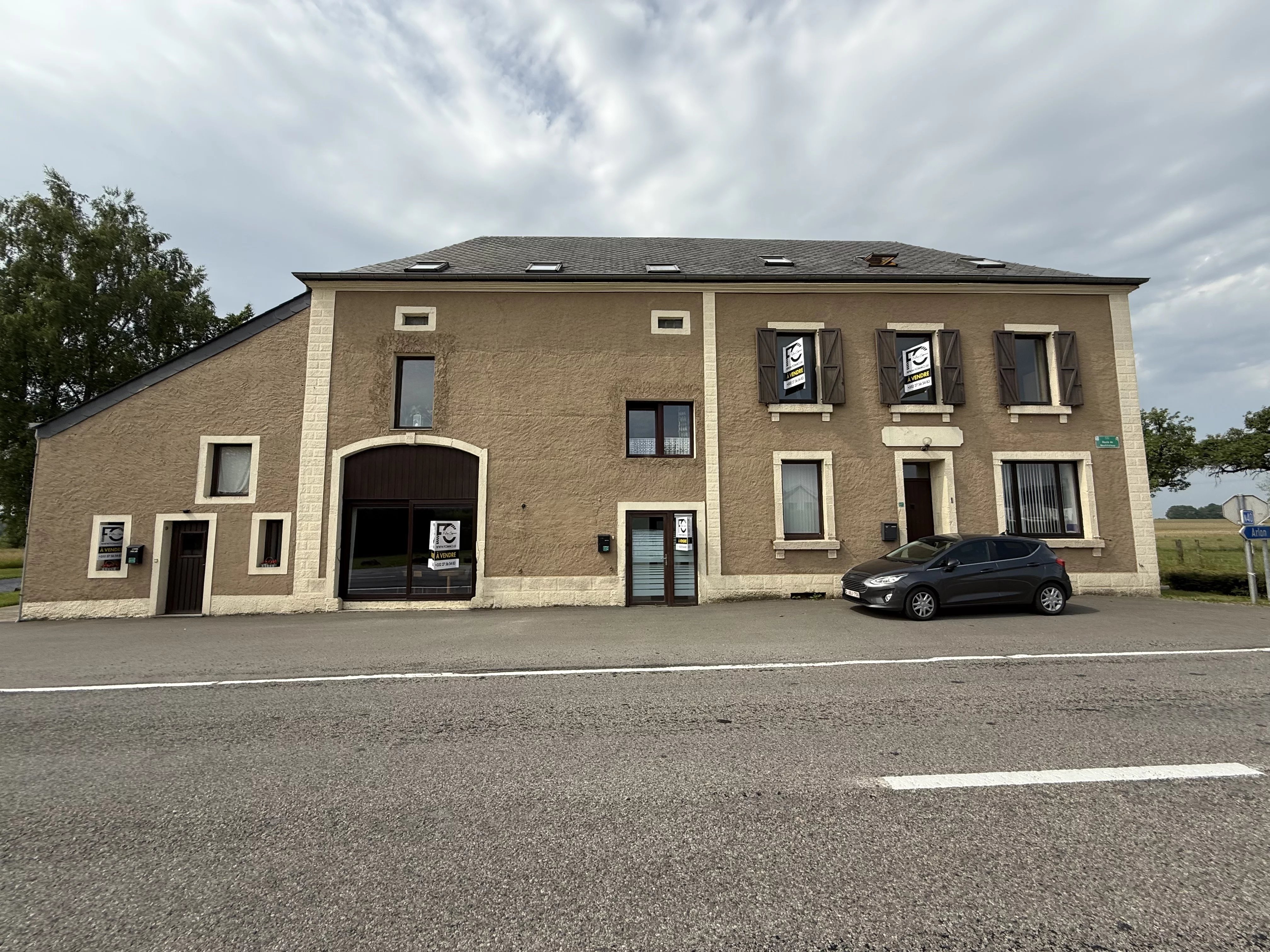 Sale Building Attert