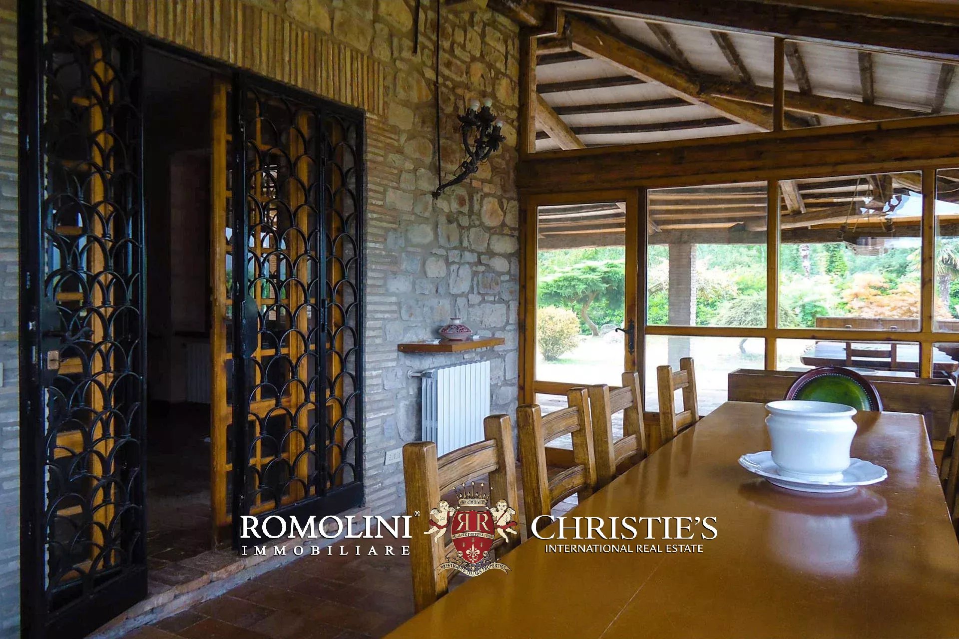 UMBRIAN COUNTRY ESTATE FOR SALE NEAR TODI