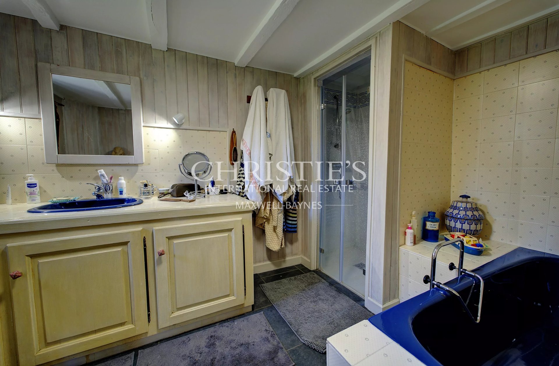 8 Bedroom Villa/Townhouse's Image 5