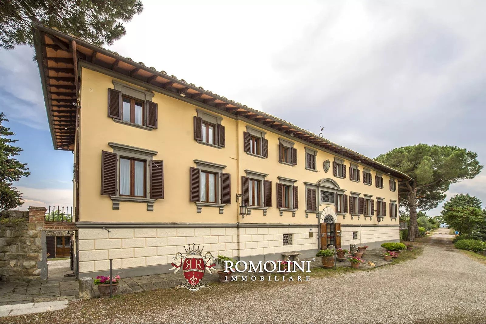 53 Bedroom Vineyard's Image 26