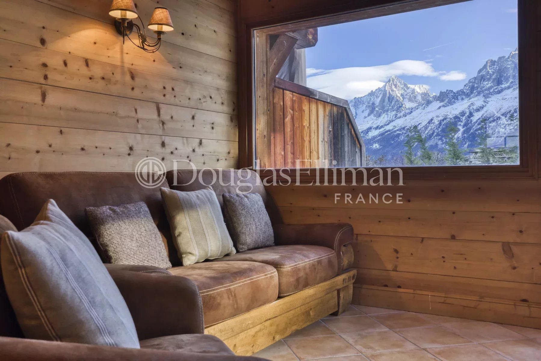 LES HOUCHES – Appartement skis aux pieds avec vue imprenable - Image nᵒ2