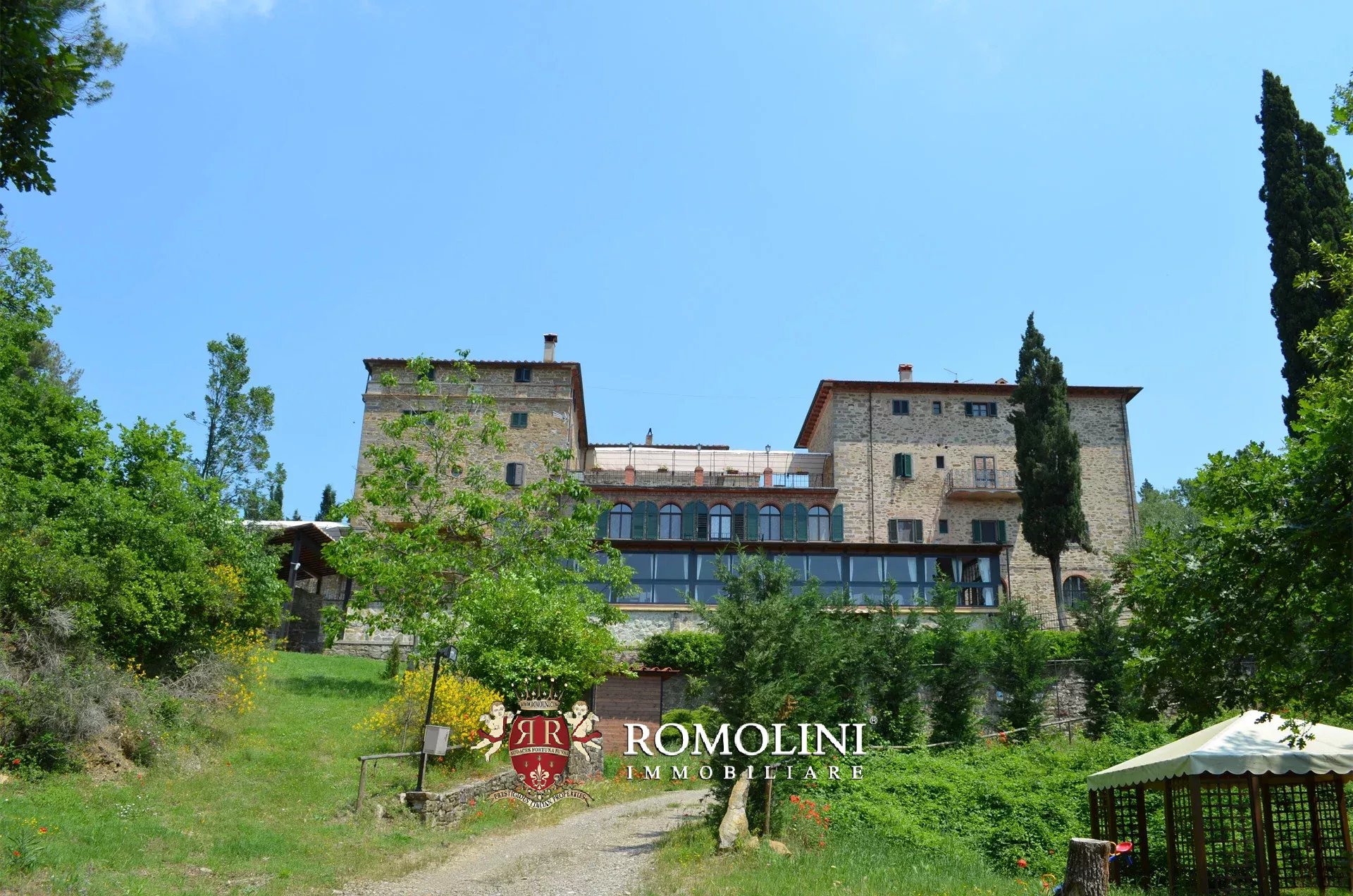 32 Bedroom Villa/Townhouse's Image 3