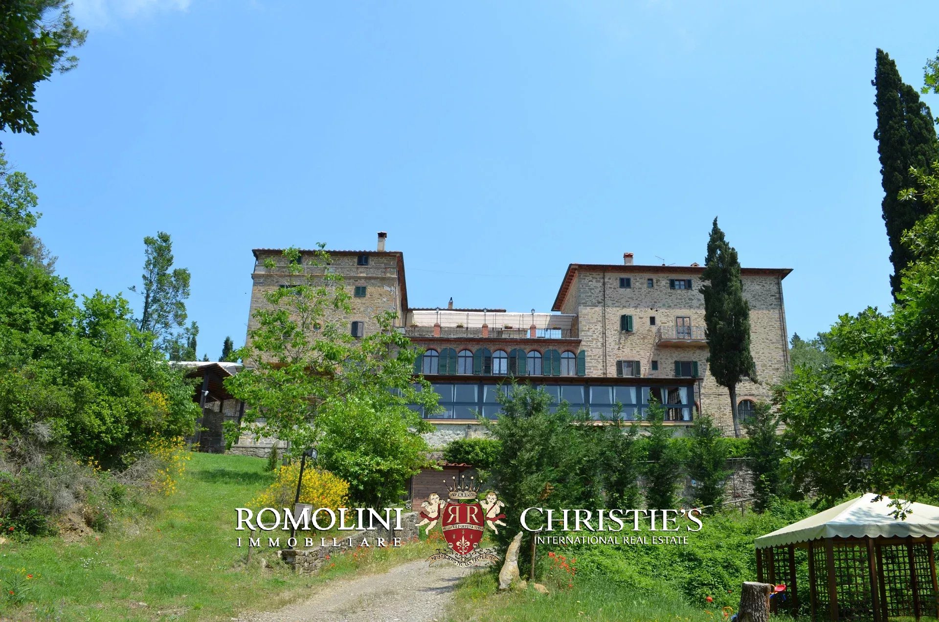 32 Bedroom Villa/Townhouse's Image 3