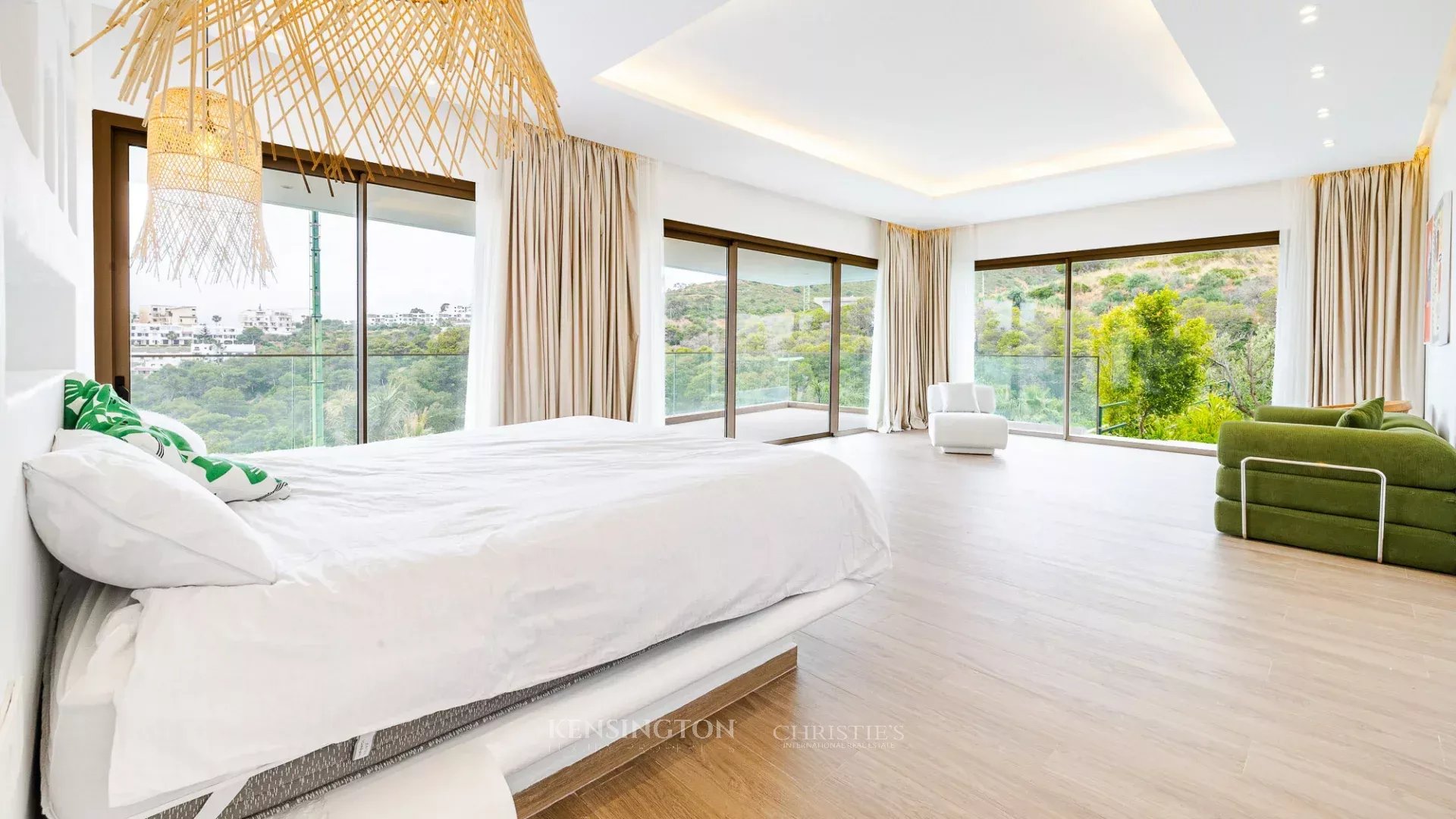 9 Bedroom Villa/Townhouse's Image 37