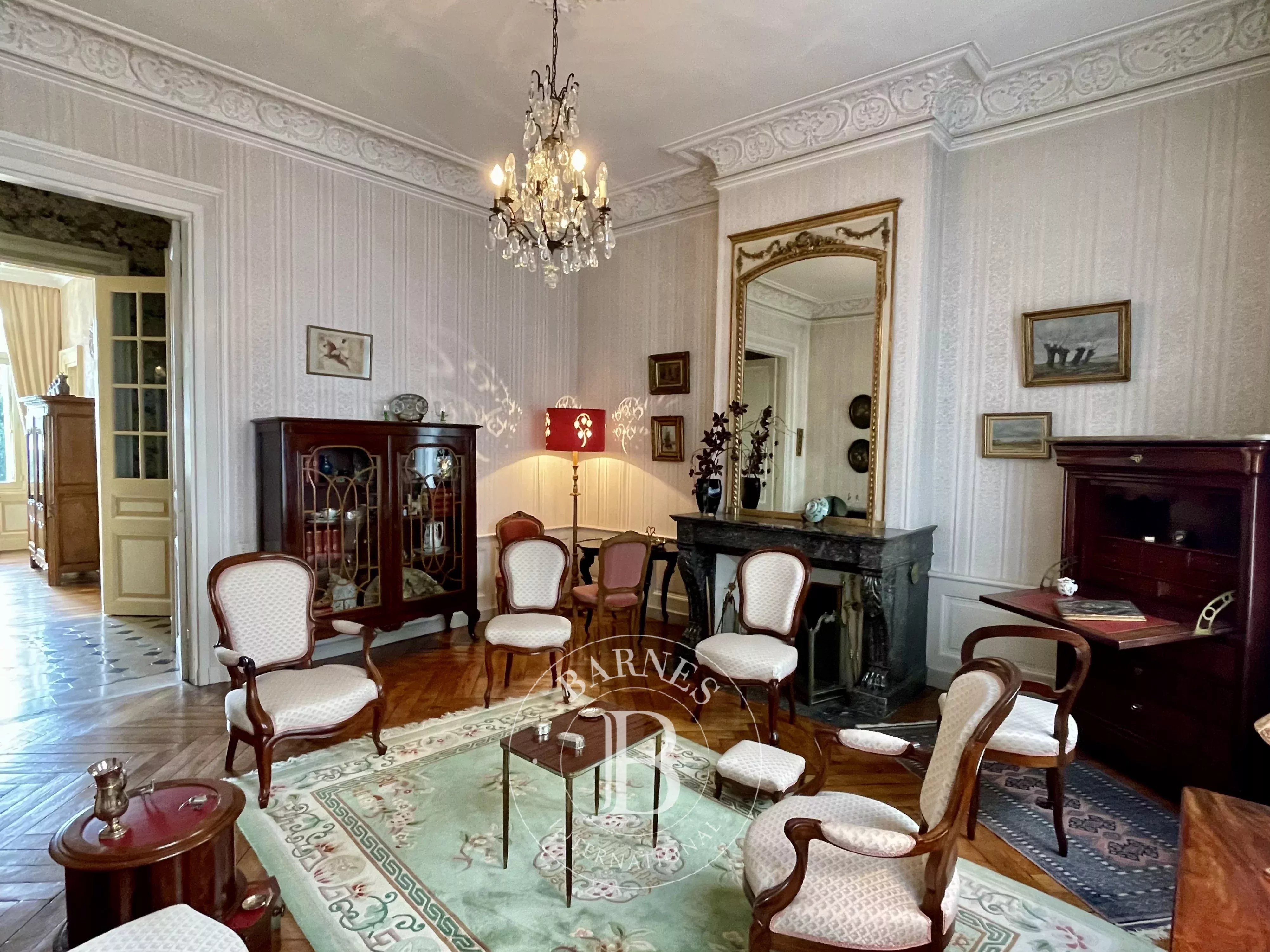 Tours  - Hôtel particulier 10 Pi&egrave;ces 5 Chambres - picture 5