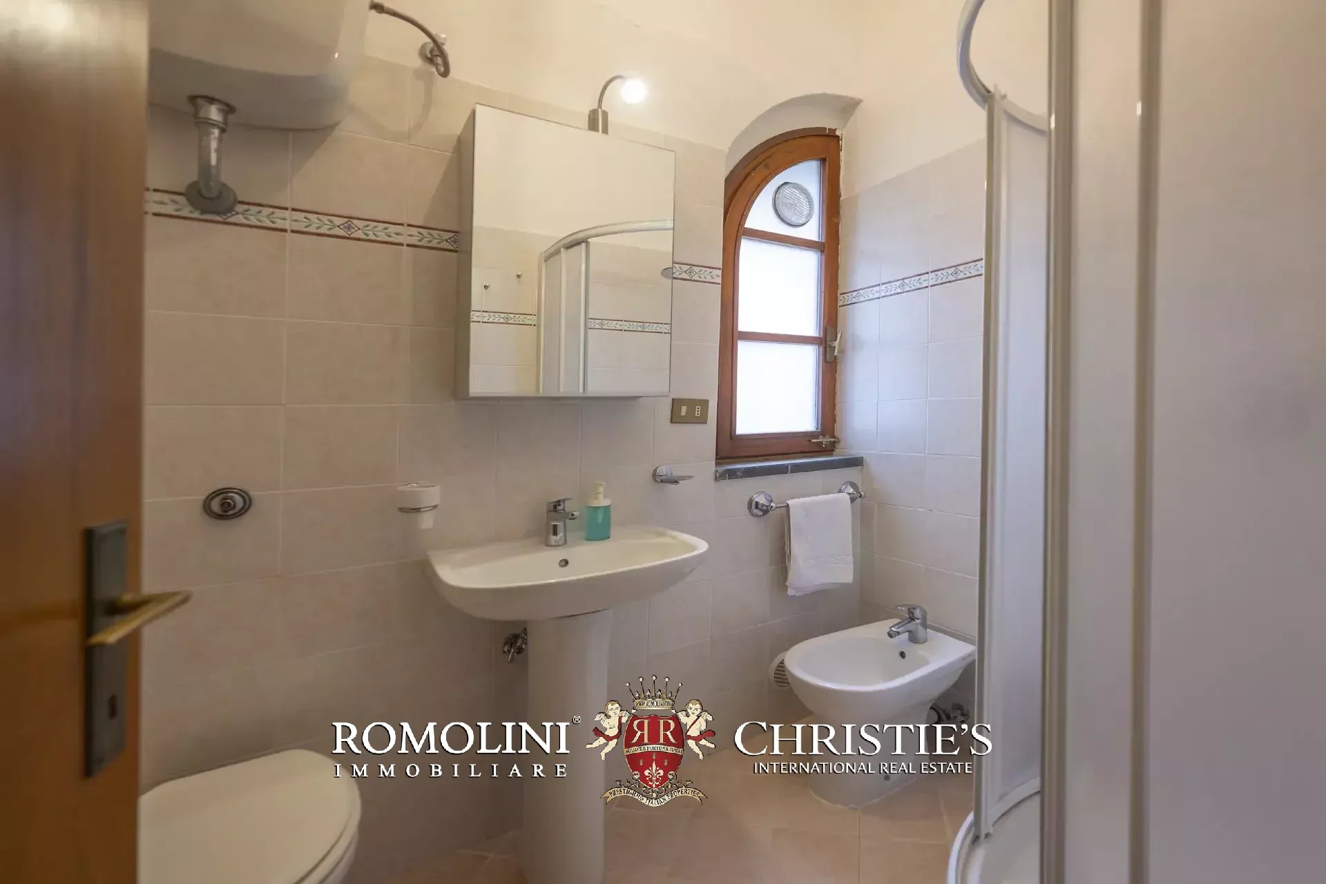 24 Bedroom Villa/Townhouse's Image 61