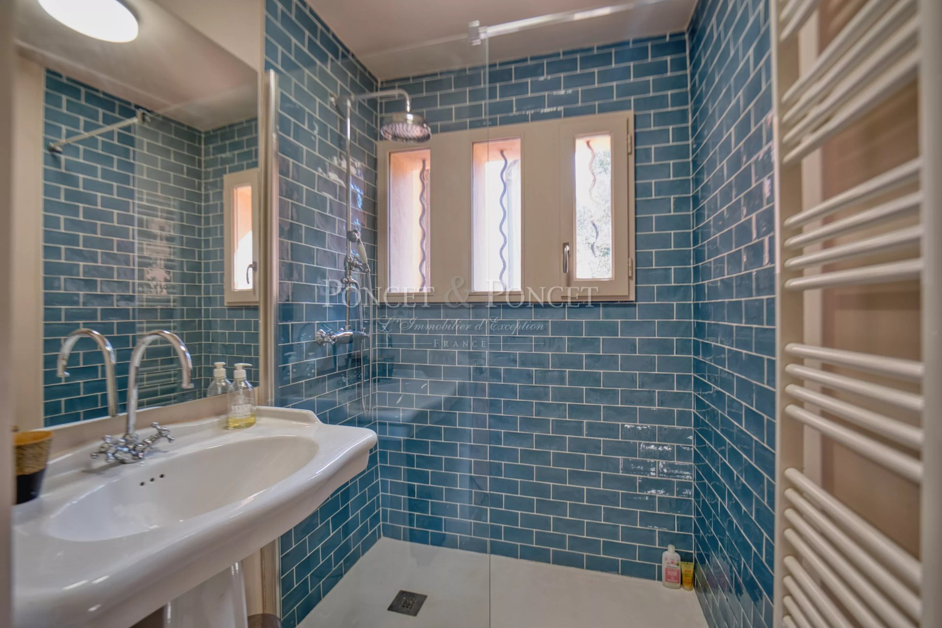 4 Bedroom Villa/Townhouse's Image 8