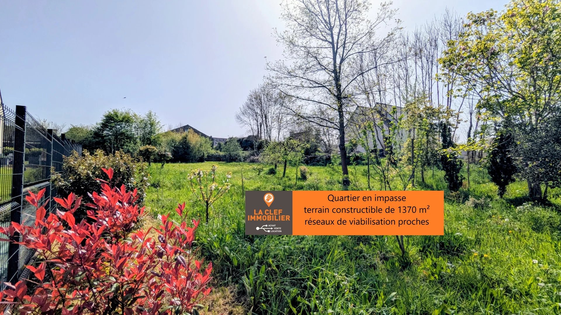 Terrain constructible de 1370 m² à Plomodiern