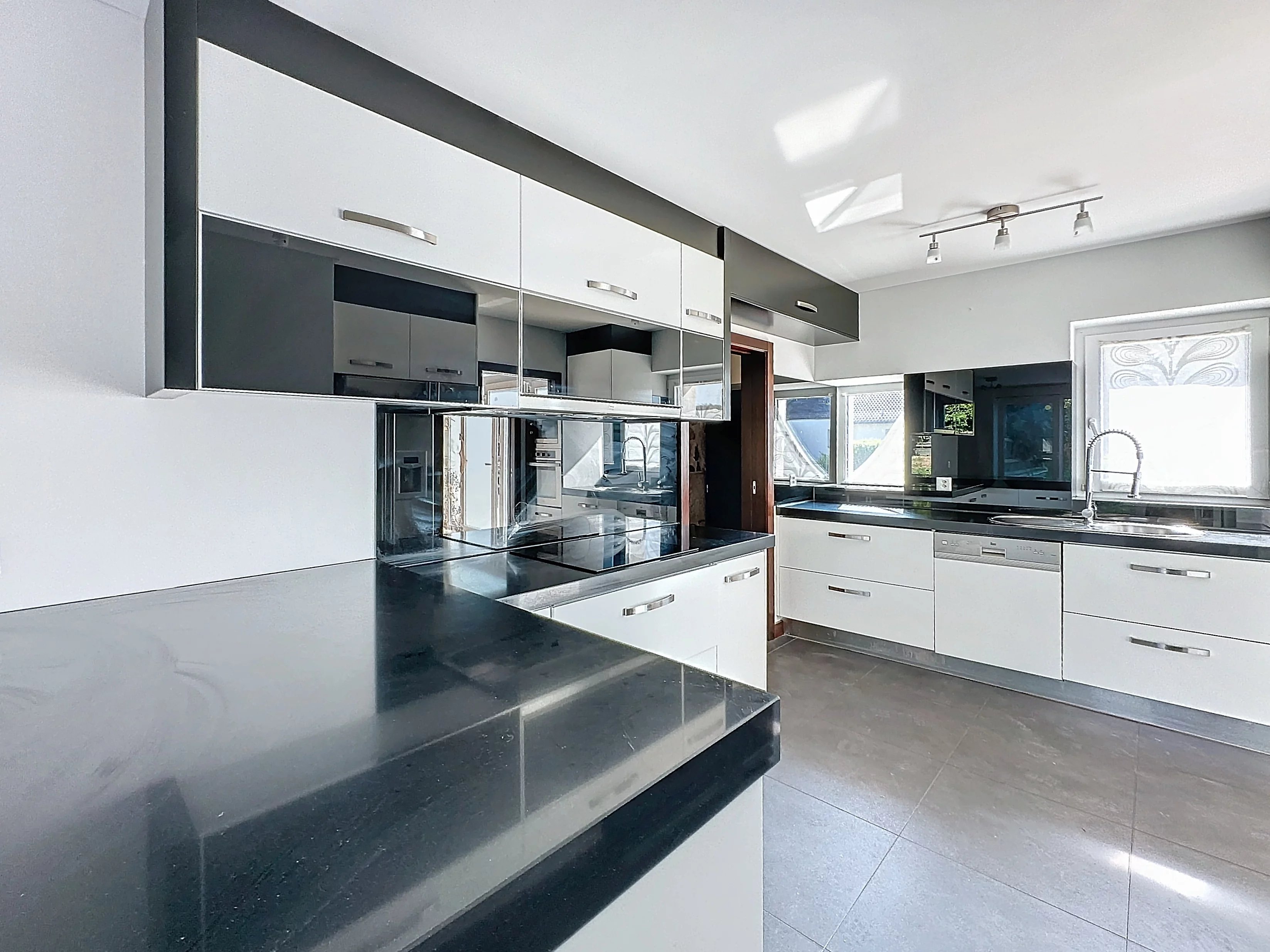 Charming 7-room semi-detached house with character - Chavannes des Bois