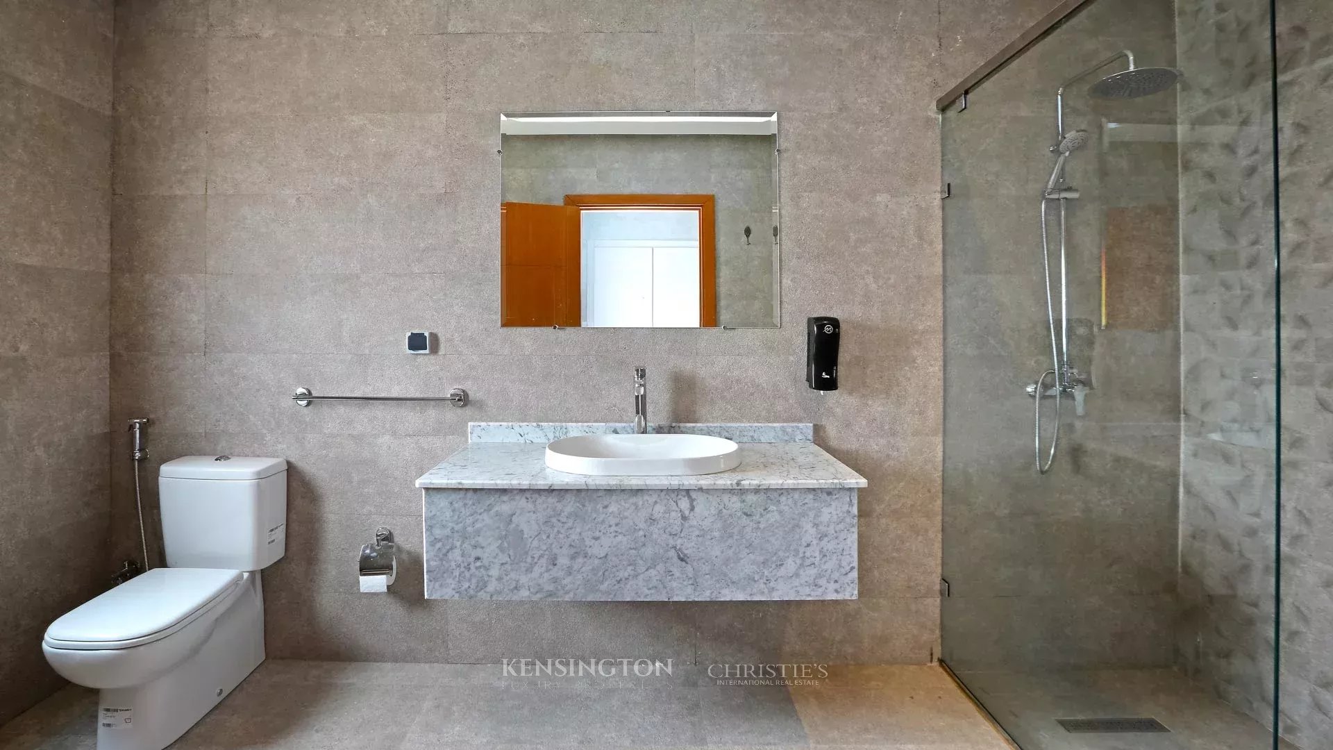 7 Bedroom Villa/Townhouse's Image 26